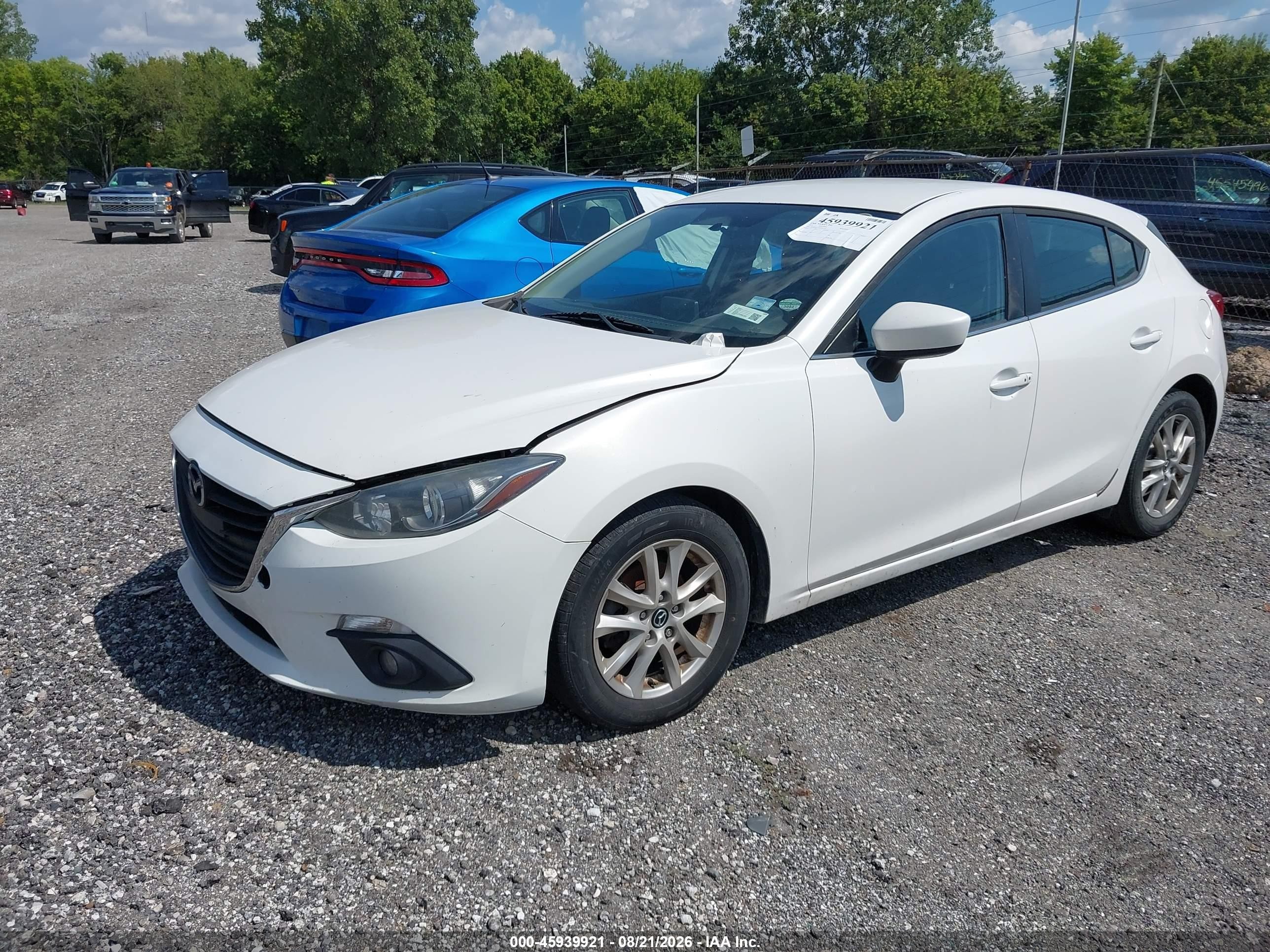 2015 Mazda Mazda3 I Touring White vin: 3MZBM1L71FM207303