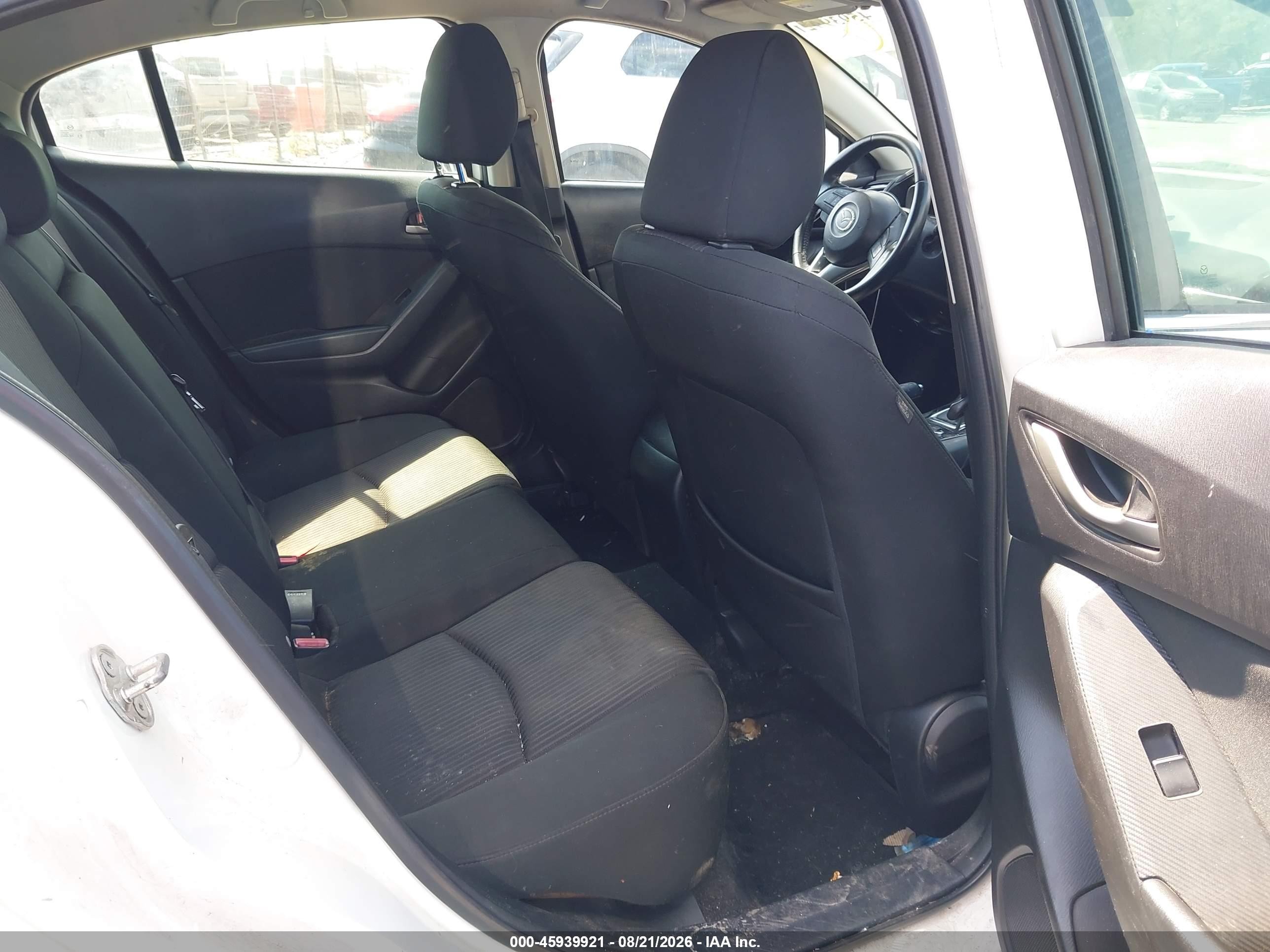 2015 Mazda Mazda3 I Touring White vin: 3MZBM1L71FM207303