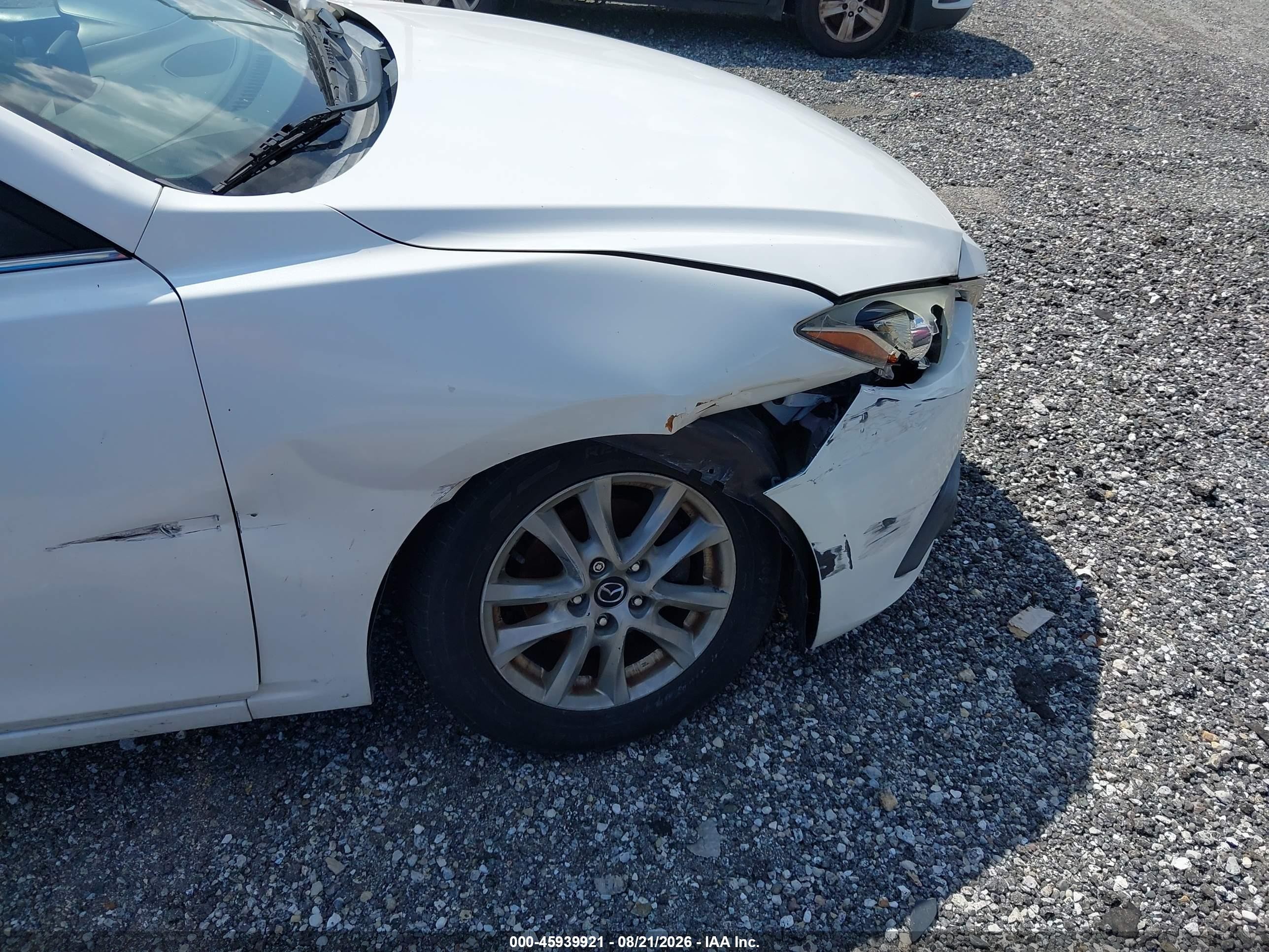 2015 Mazda Mazda3 I Touring White vin: 3MZBM1L71FM207303