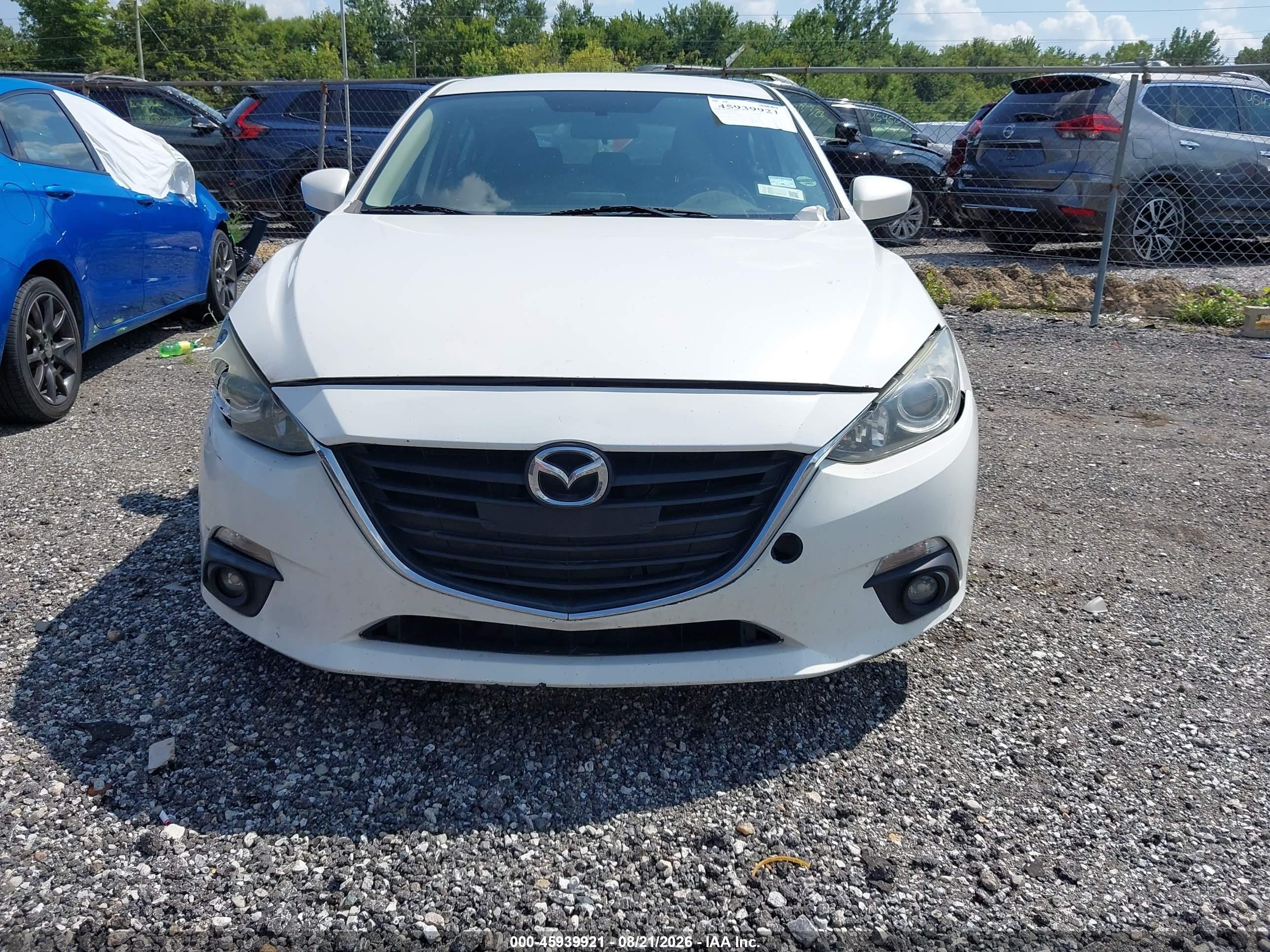 2015 Mazda Mazda3 I Touring White vin: 3MZBM1L71FM207303