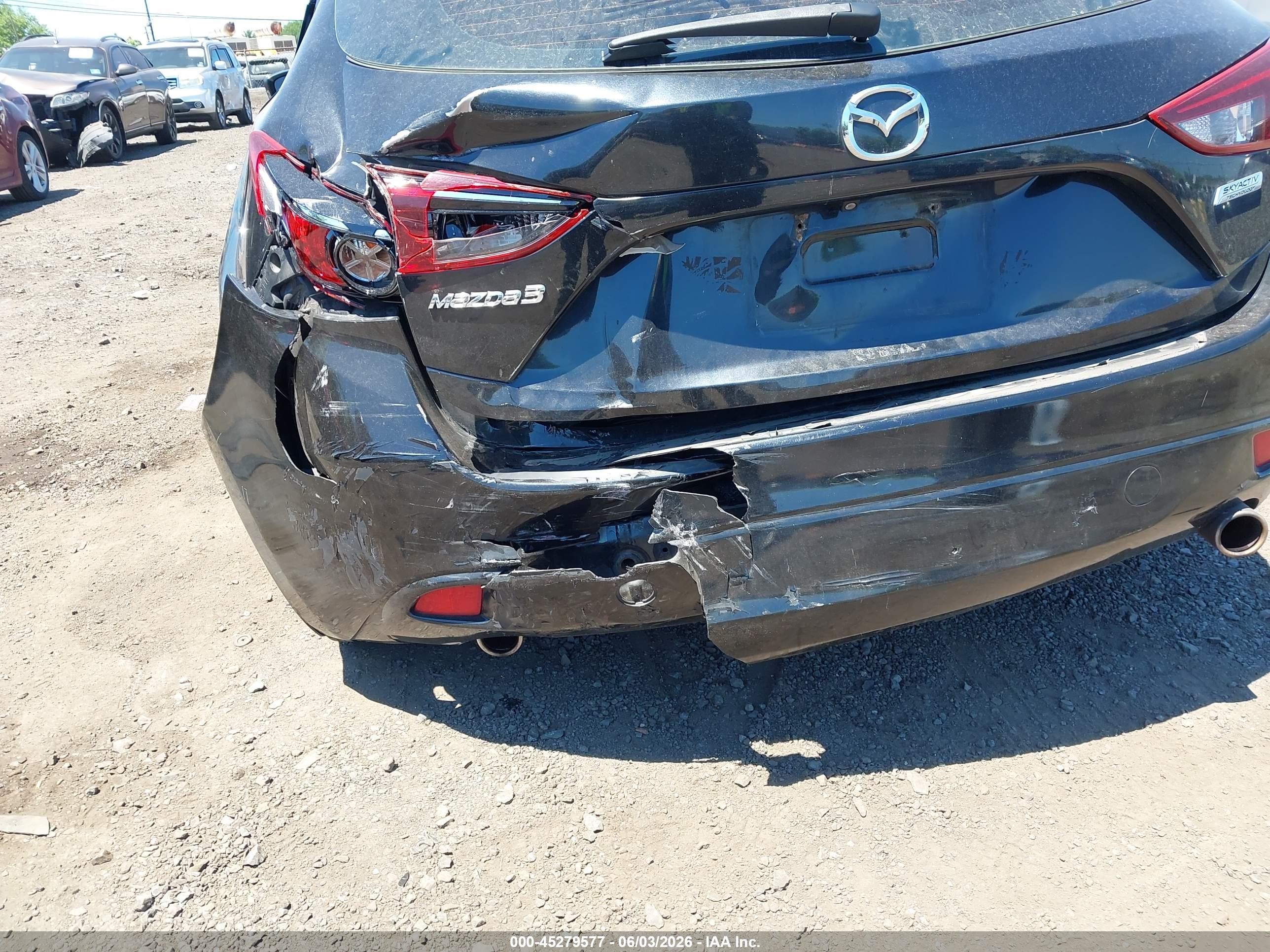 2015 Mazda Mazda3 I Touring Черный vin: 3MZBM1L75FM184494