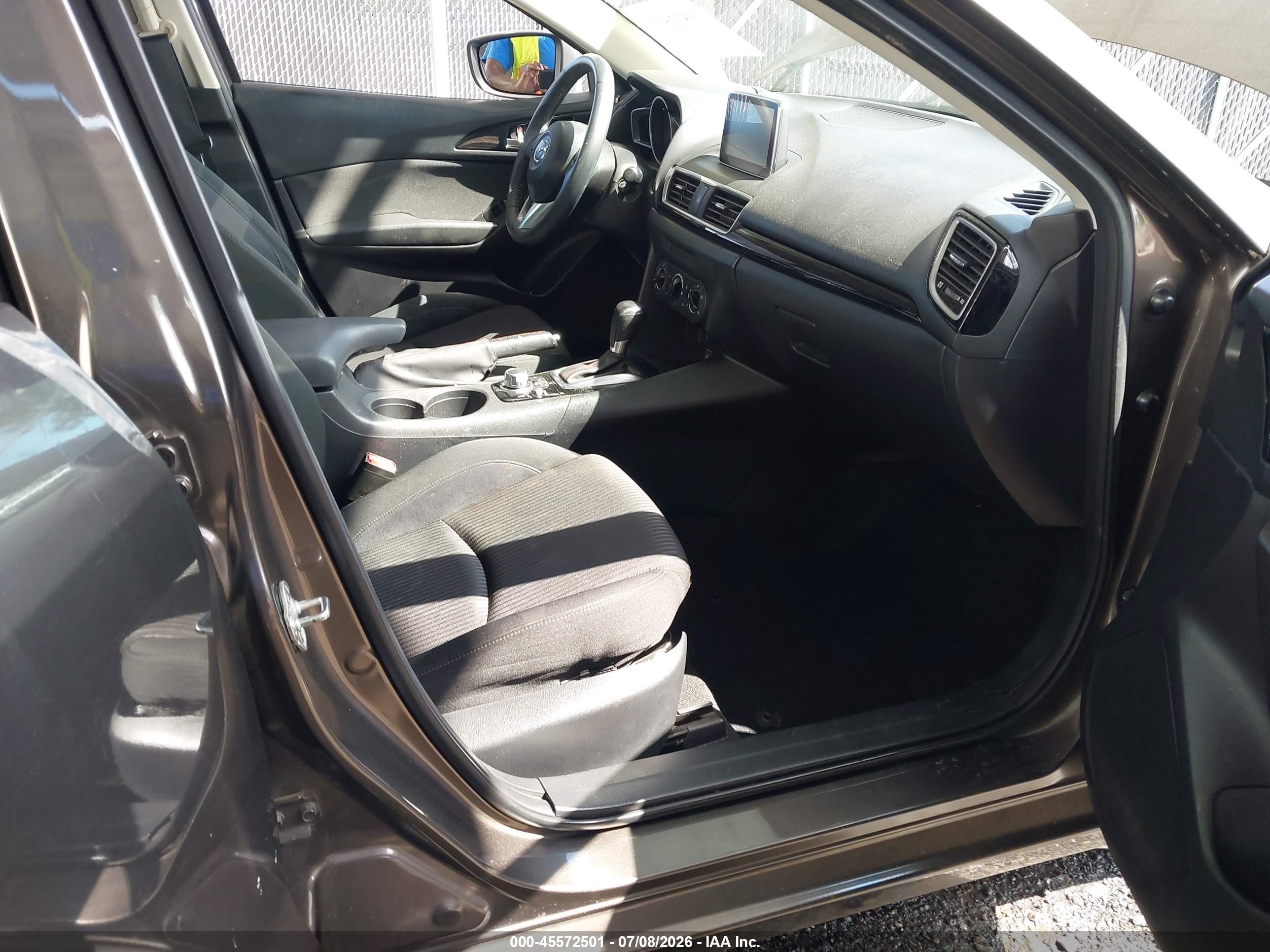 2015 Mazda Mazda3 I Touring Brown vin: 3MZBM1L75FM192725