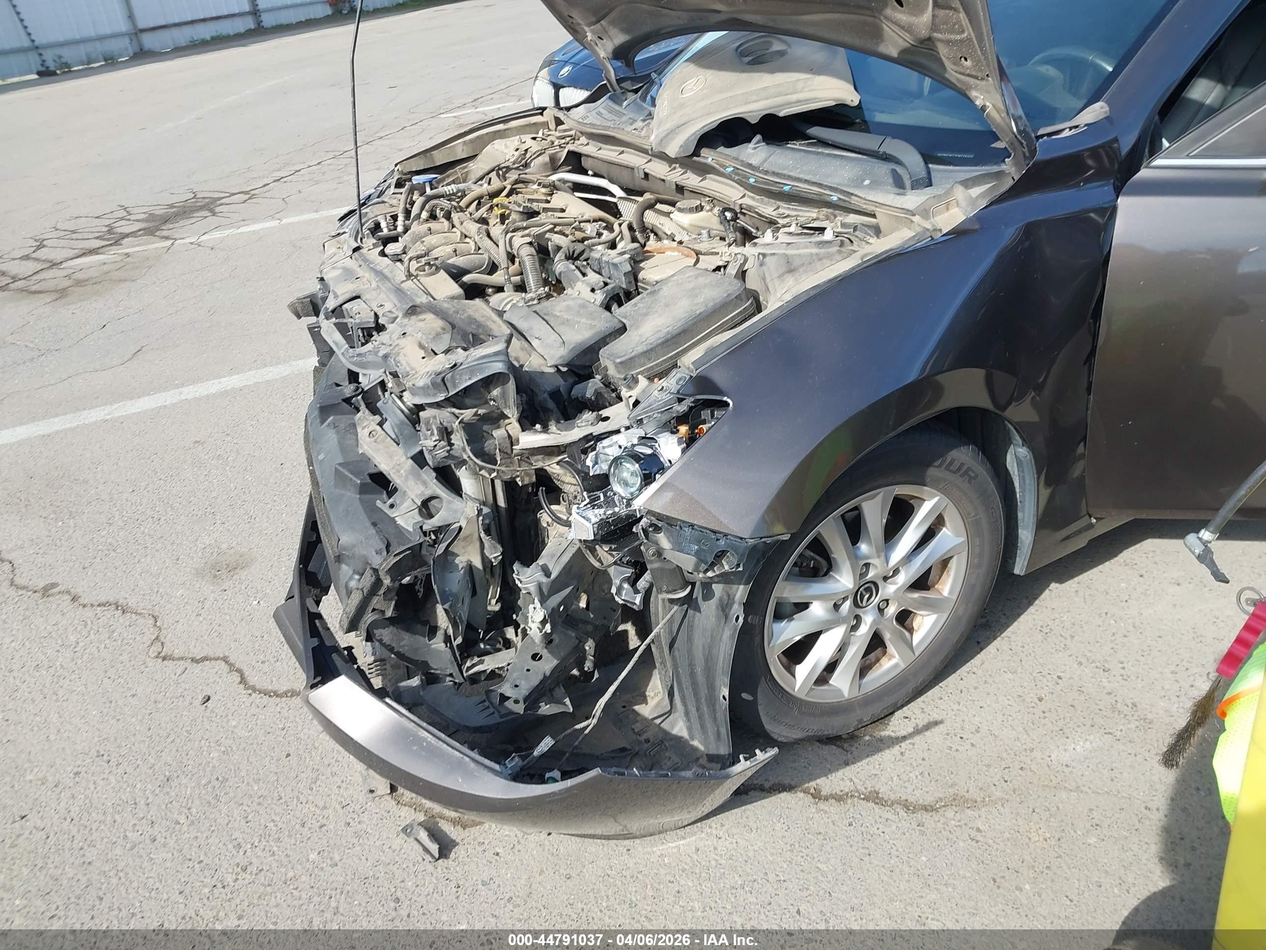 2015 Mazda Mazda3 I Grand Touring Brown vin: 3MZBM1M77FM229322