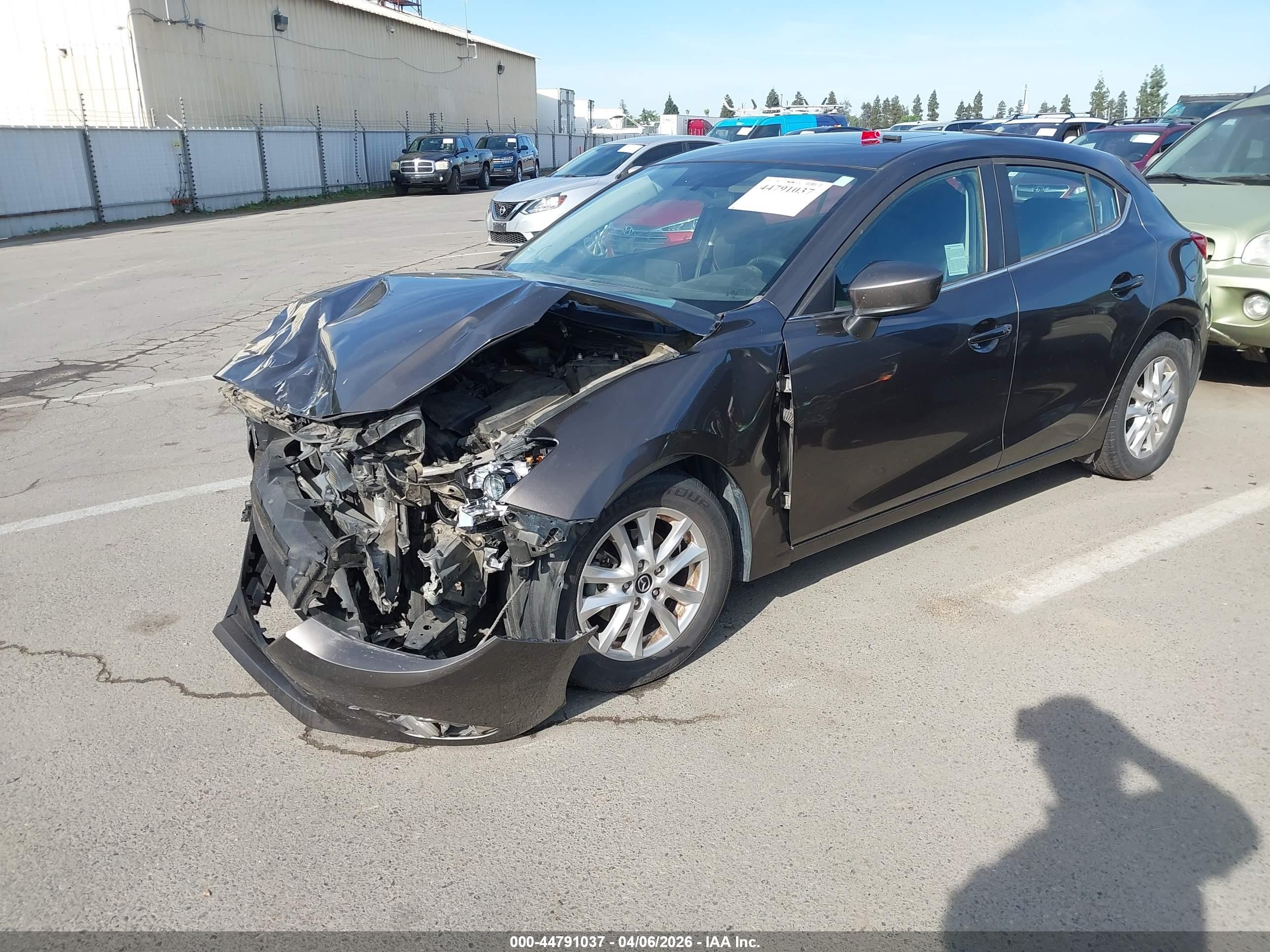 2015 Mazda Mazda3 I Grand Touring Brown vin: 3MZBM1M77FM229322