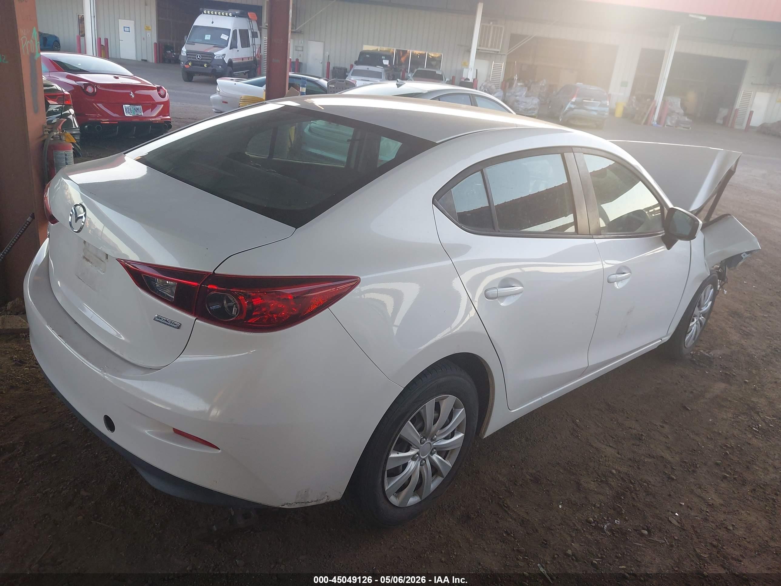 2015 Mazda Mazda3 I Sport Белый vin: 3MZBM1U70FM168119