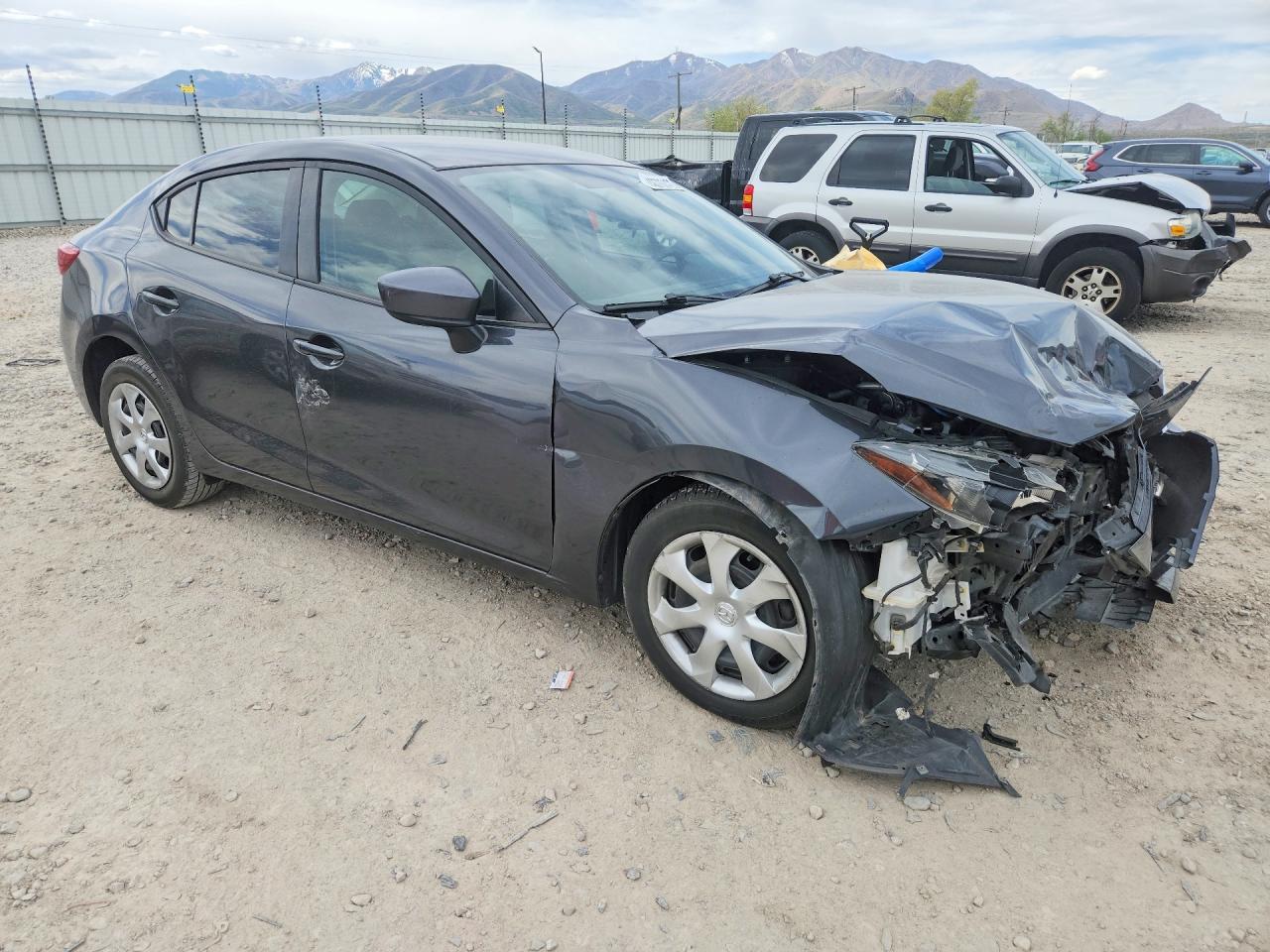 2015 Mazda 3 Sport Gray vin: 3MZBM1U70FM200034