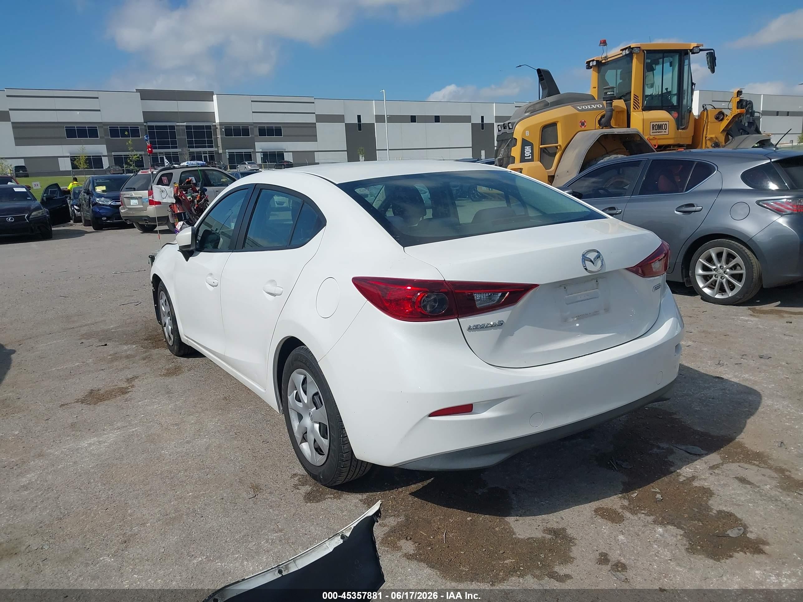 2014 Mazda Mazda3 I Sport White vin: 3MZBM1U71EM100703