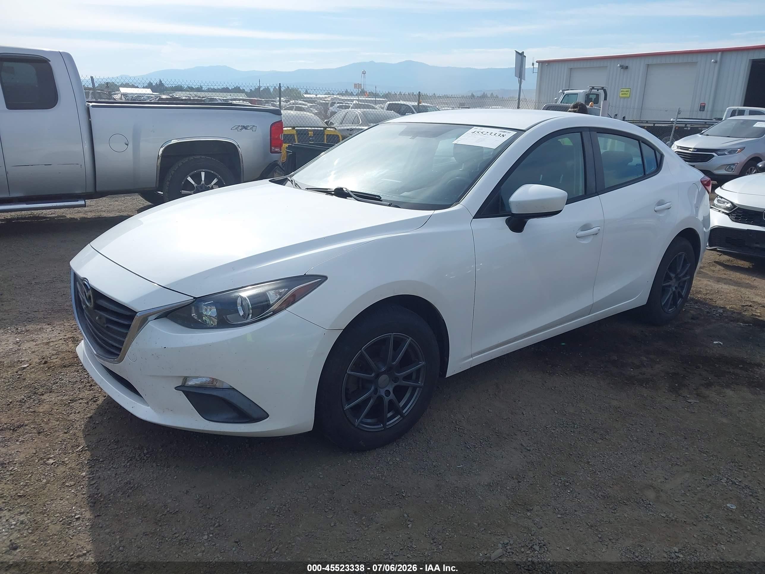 2015 Mazda Mazda3 I Sport White vin: 3MZBM1U72FM169949