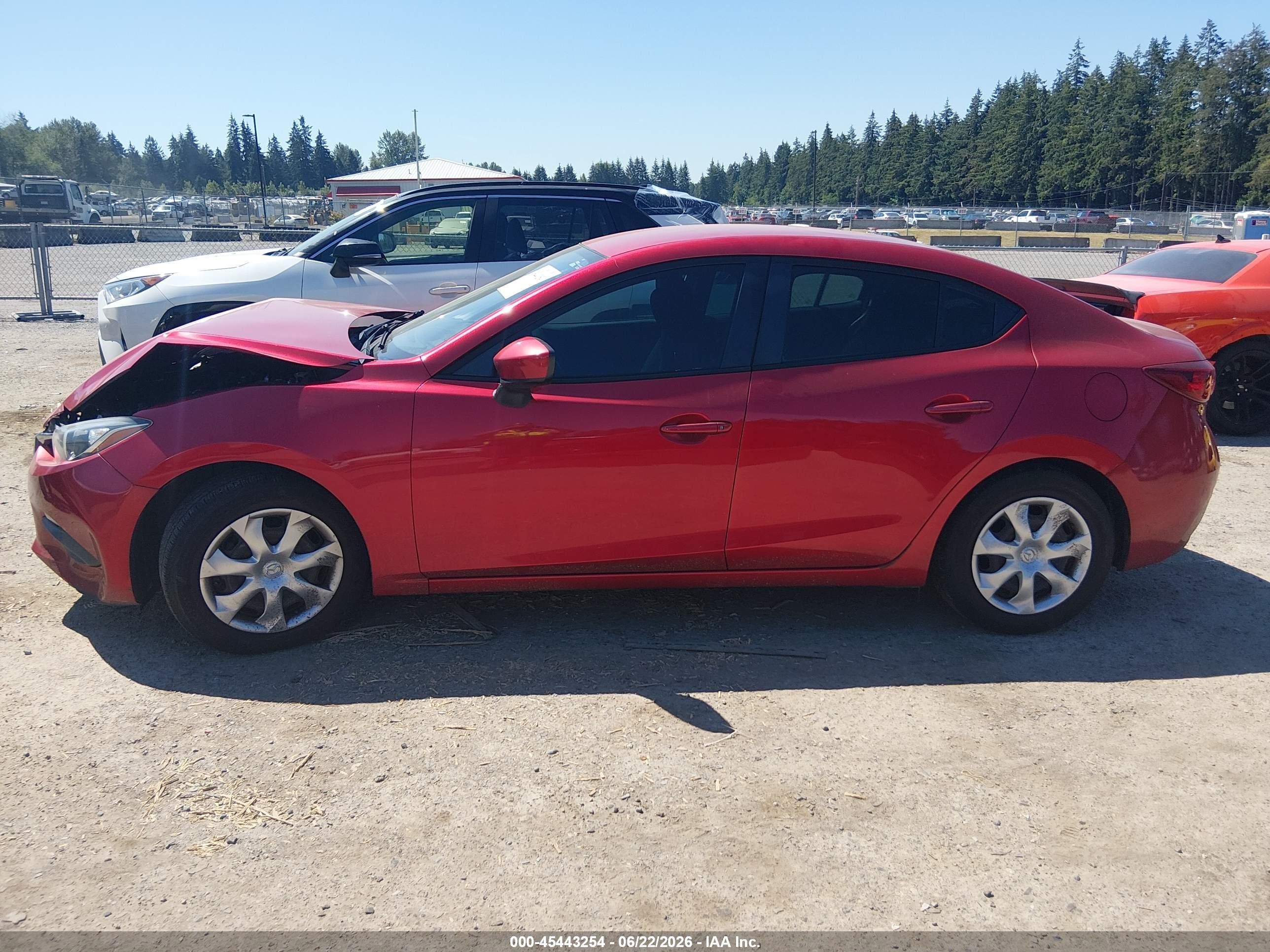 2015 Mazda Mazda3 I Sport Red vin: 3MZBM1U73FM224733