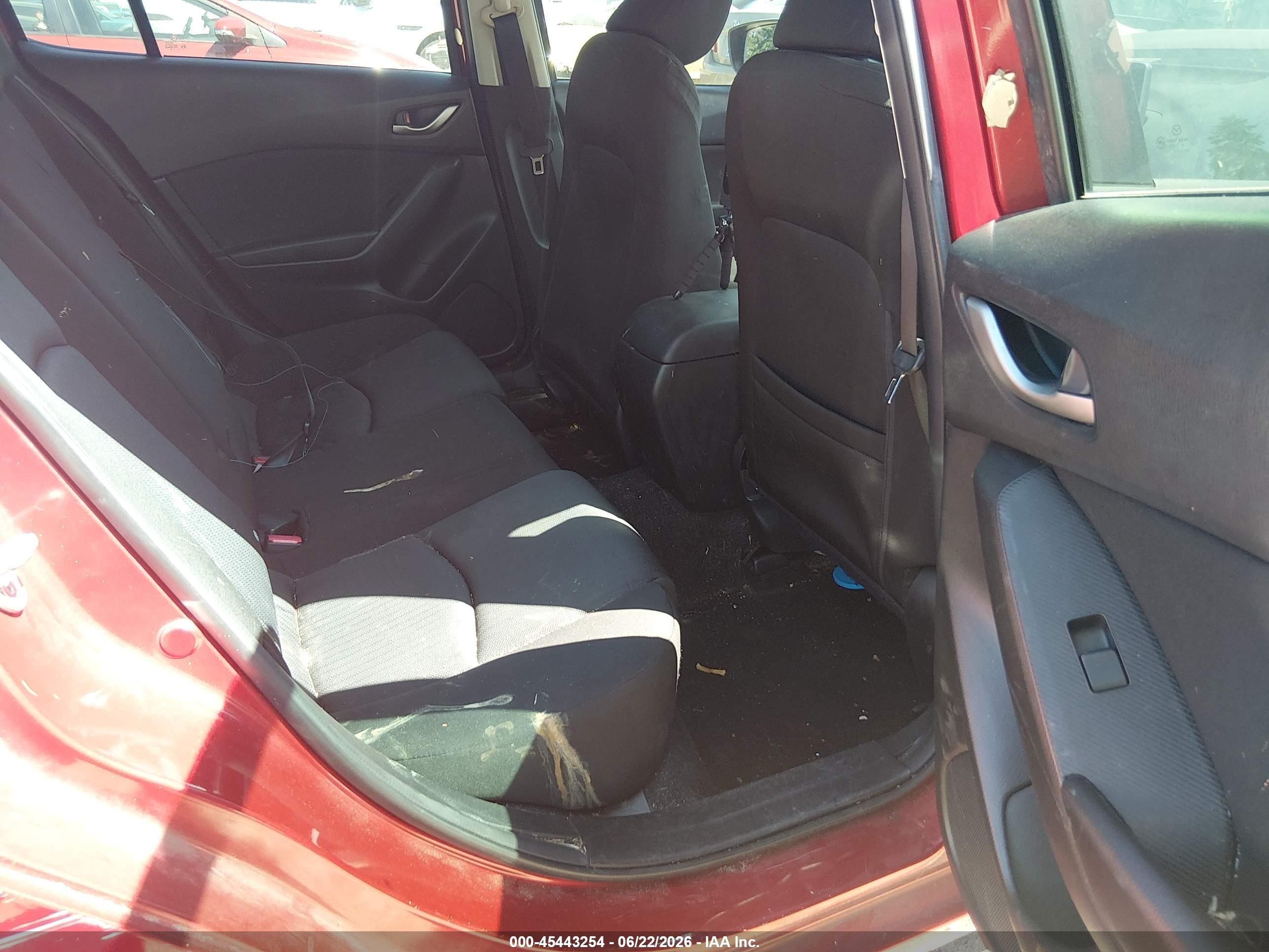 2015 Mazda Mazda3 I Sport Red vin: 3MZBM1U73FM224733