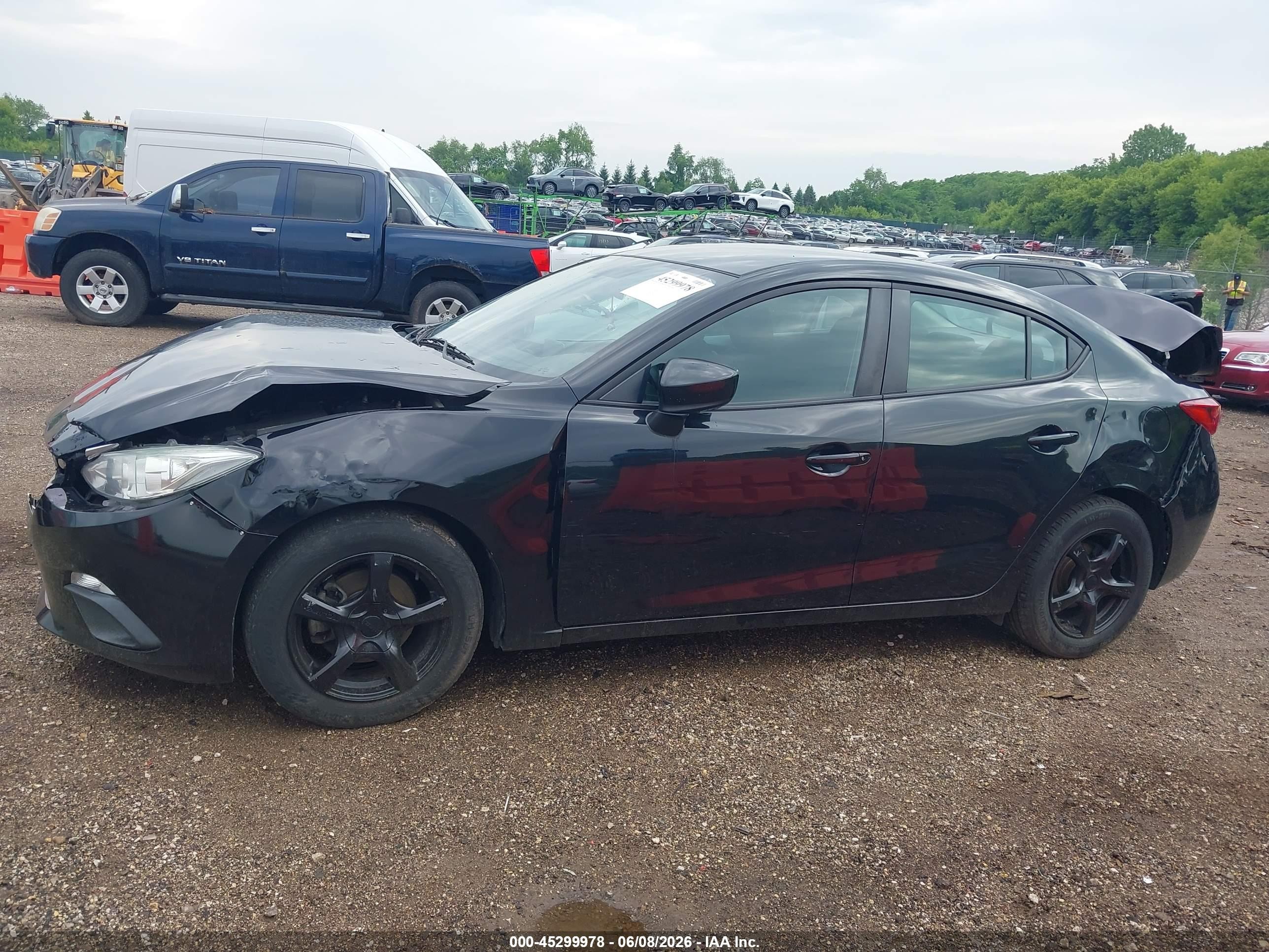2015 Mazda Mazda3 I Sport Черный vin: 3MZBM1U73FM225087