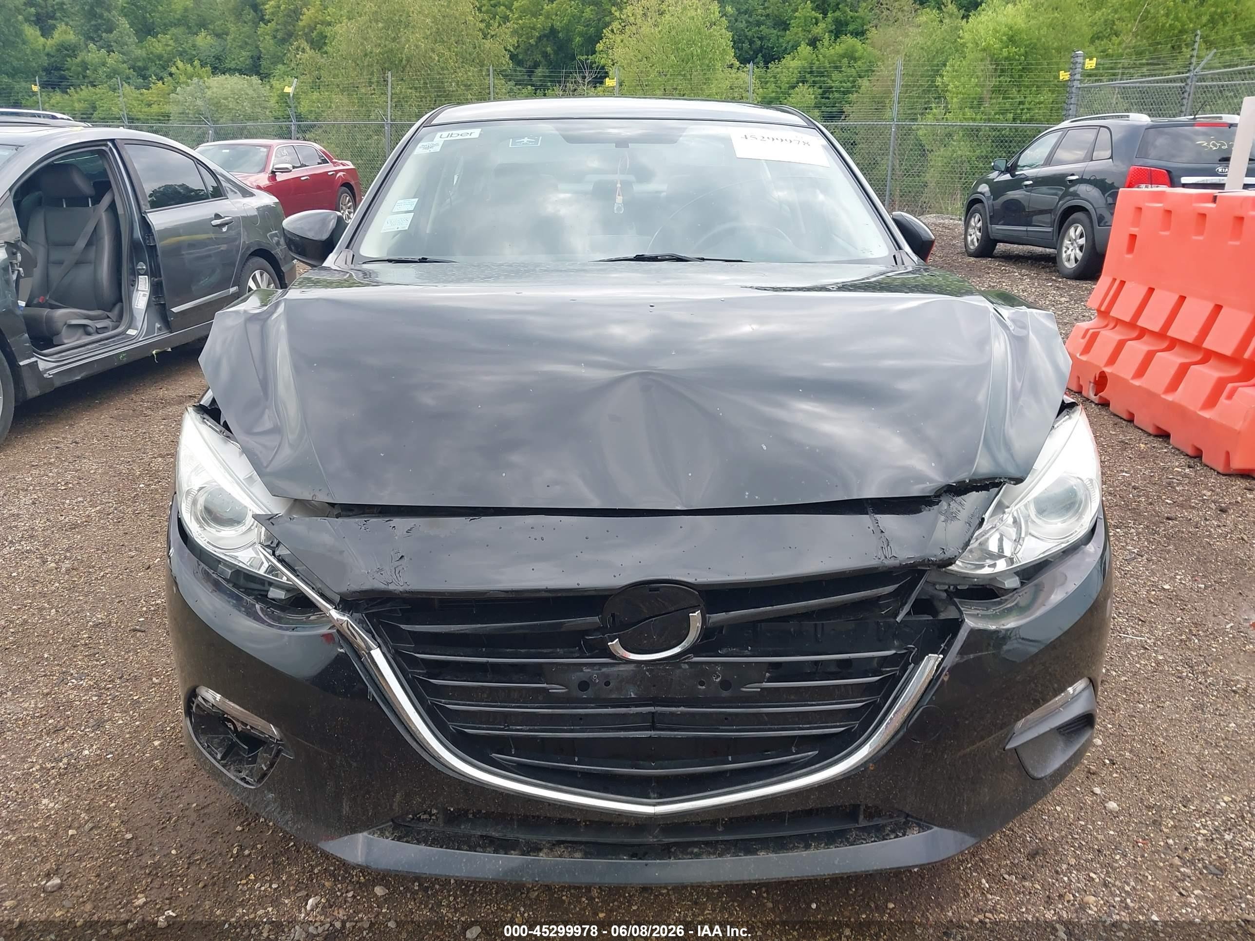 2015 Mazda Mazda3 I Sport Черный vin: 3MZBM1U73FM225087