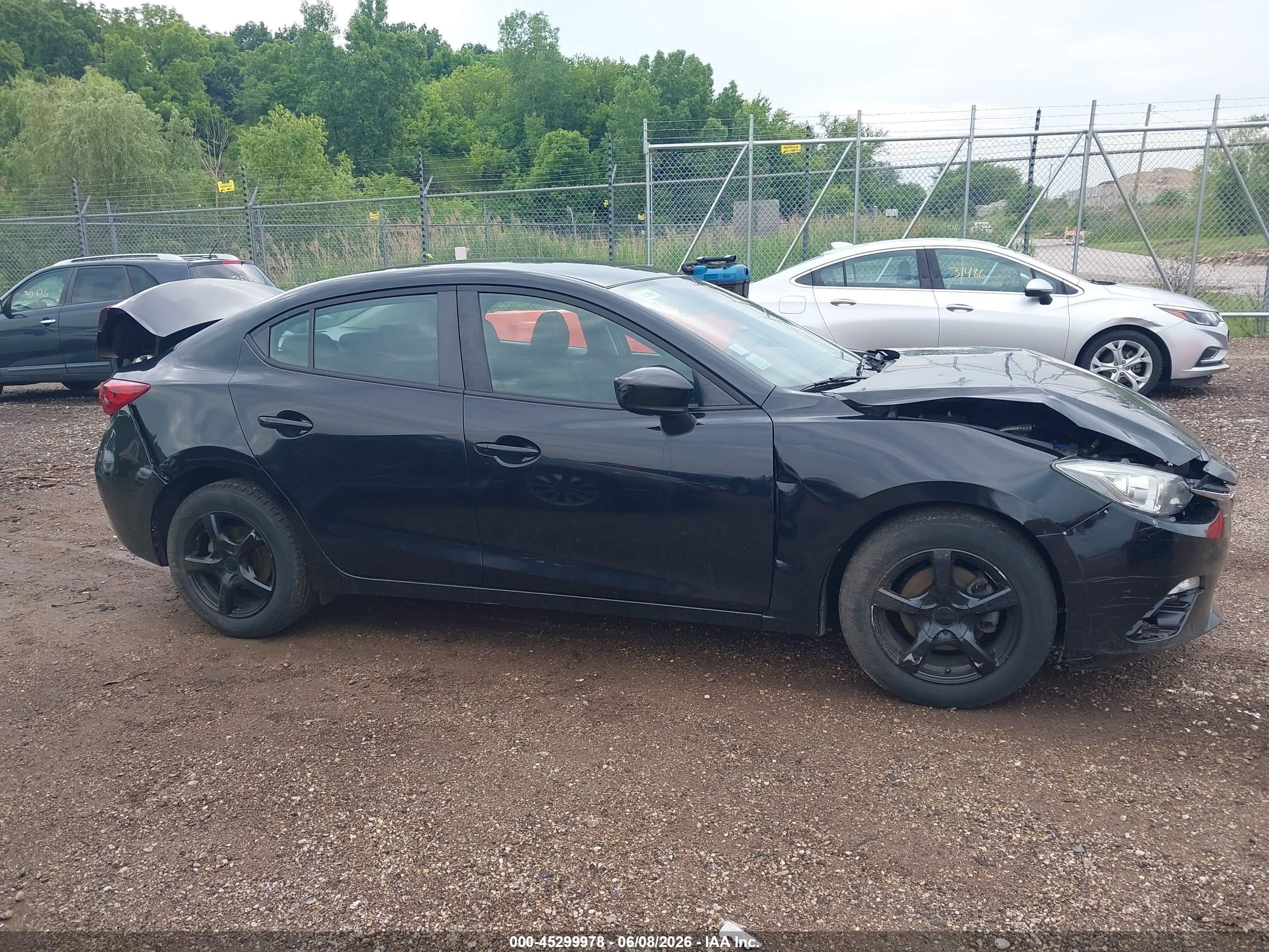 2015 Mazda Mazda3 I Sport Черный vin: 3MZBM1U73FM225087