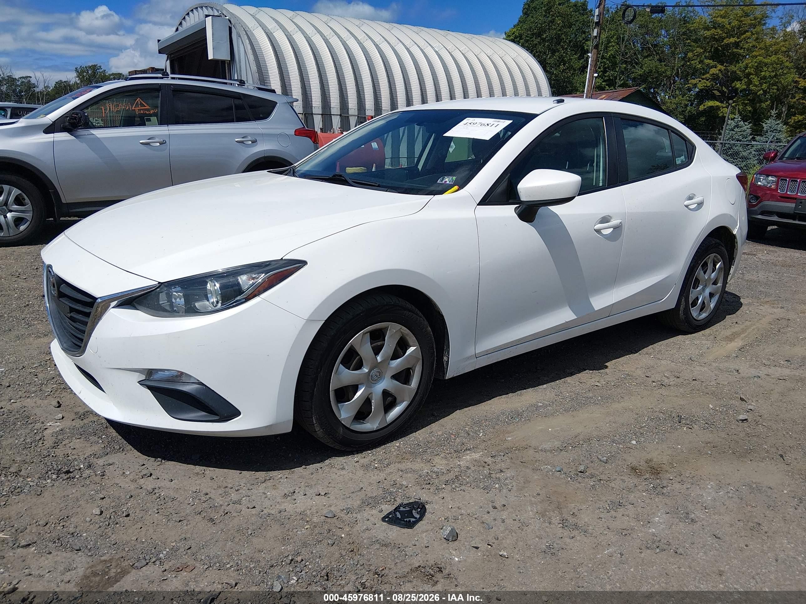 2015 Mazda Mazda3 I Sport White vin: 3MZBM1U75FM199205