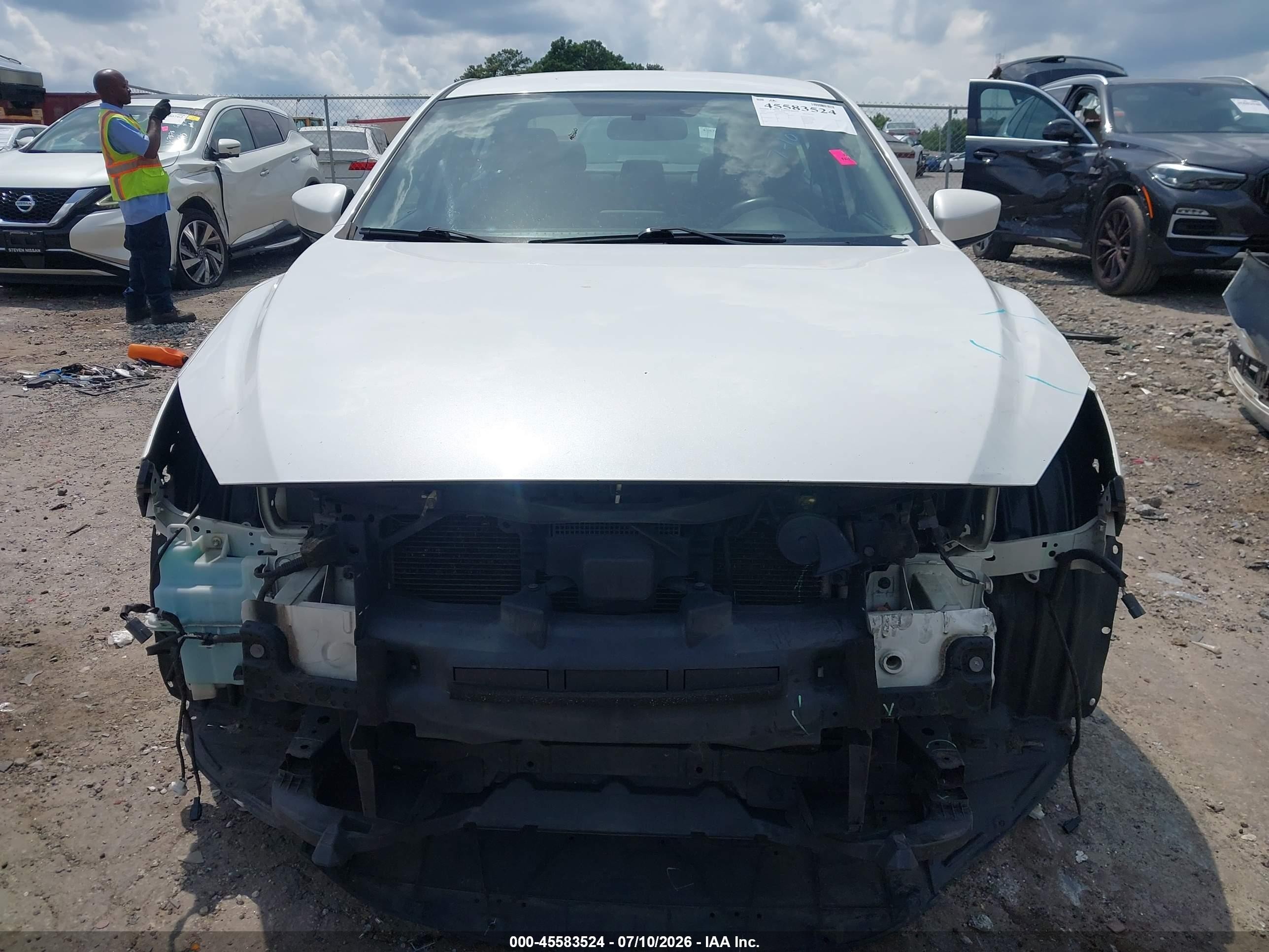 2015 Mazda Mazda3 I Sport White vin: 3MZBM1U75FM217508