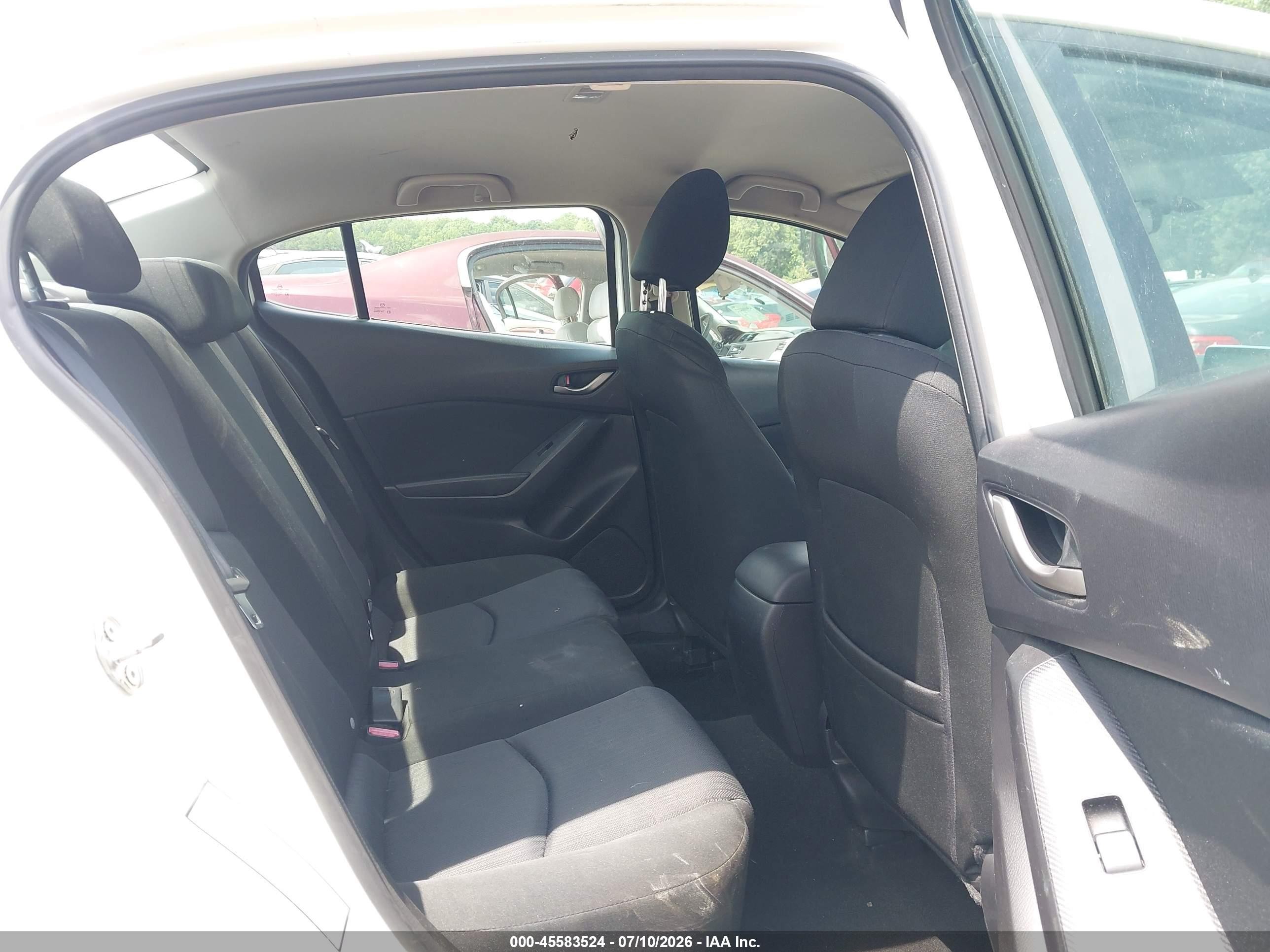 2015 Mazda Mazda3 I Sport White vin: 3MZBM1U75FM217508