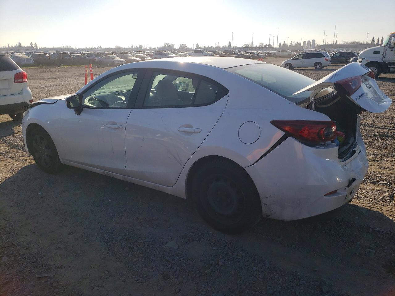 2015 Mazda 3 Sport White vin: 3MZBM1U75FM229688