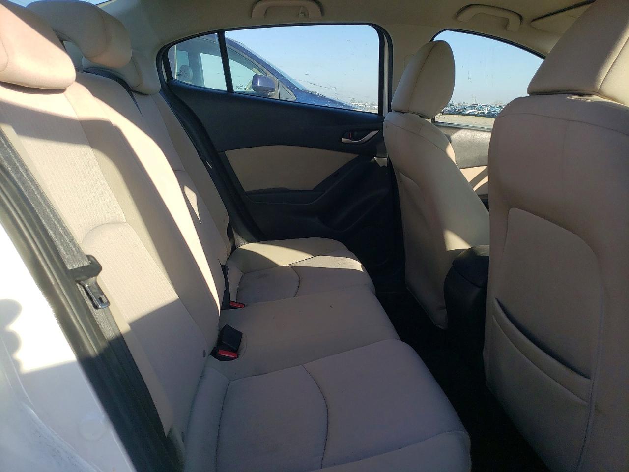 2015 Mazda 3 Sport White vin: 3MZBM1U75FM229688