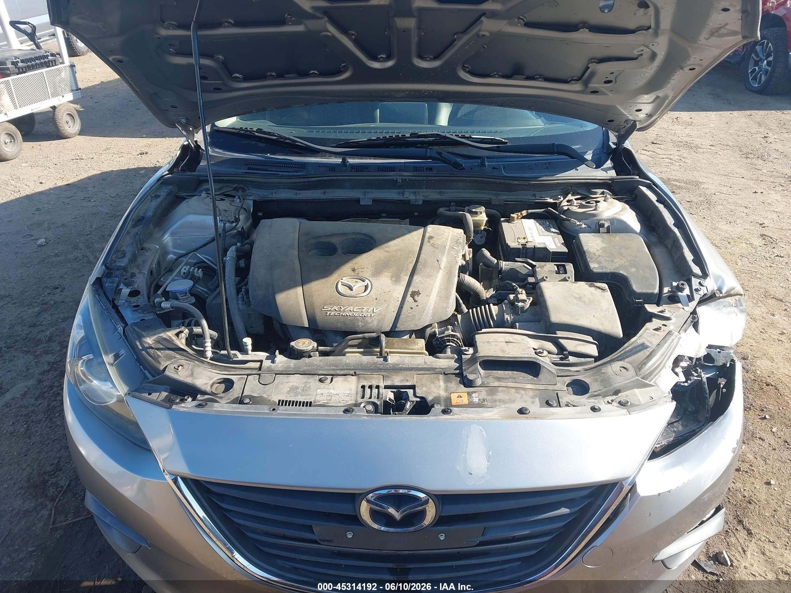 2015 Mazda Mazda3 I Sport Silver vin: 3MZBM1U76FM159912