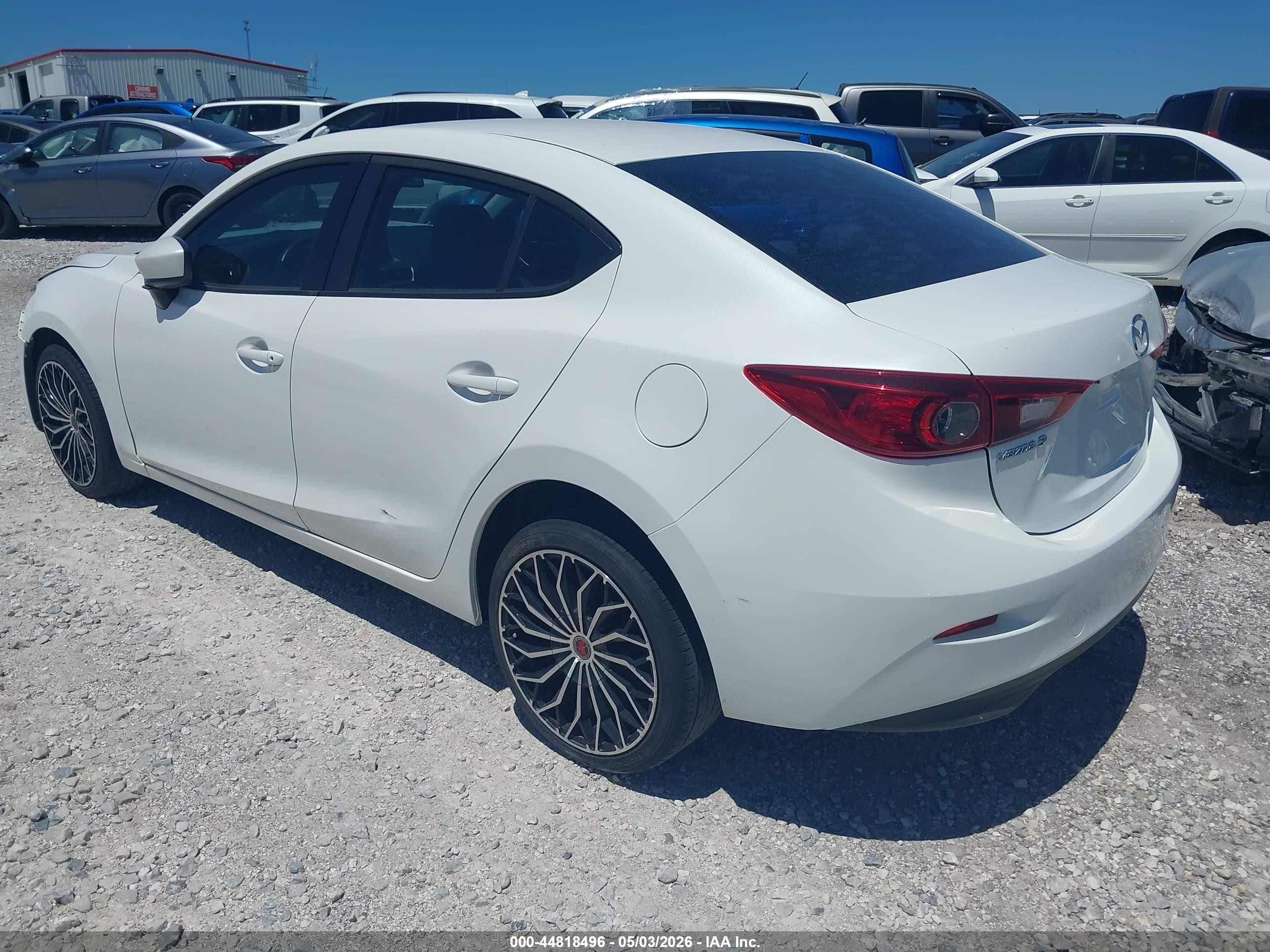 2015 Mazda Mazda3 I Sport White vin: 3MZBM1U76FM178962