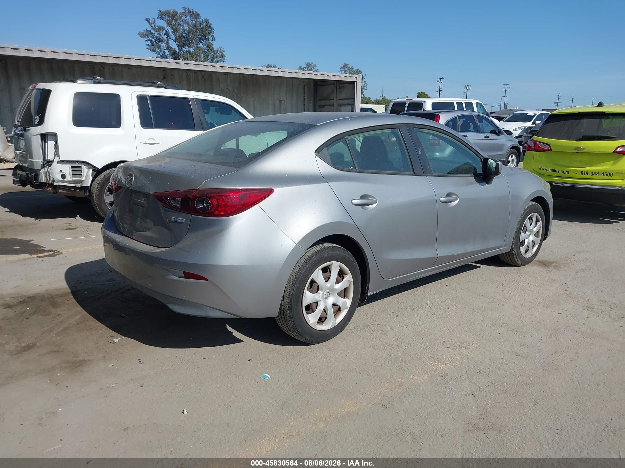 2015 Mazda Mazda3 I Sport Silver vin: 3MZBM1U76FM196751