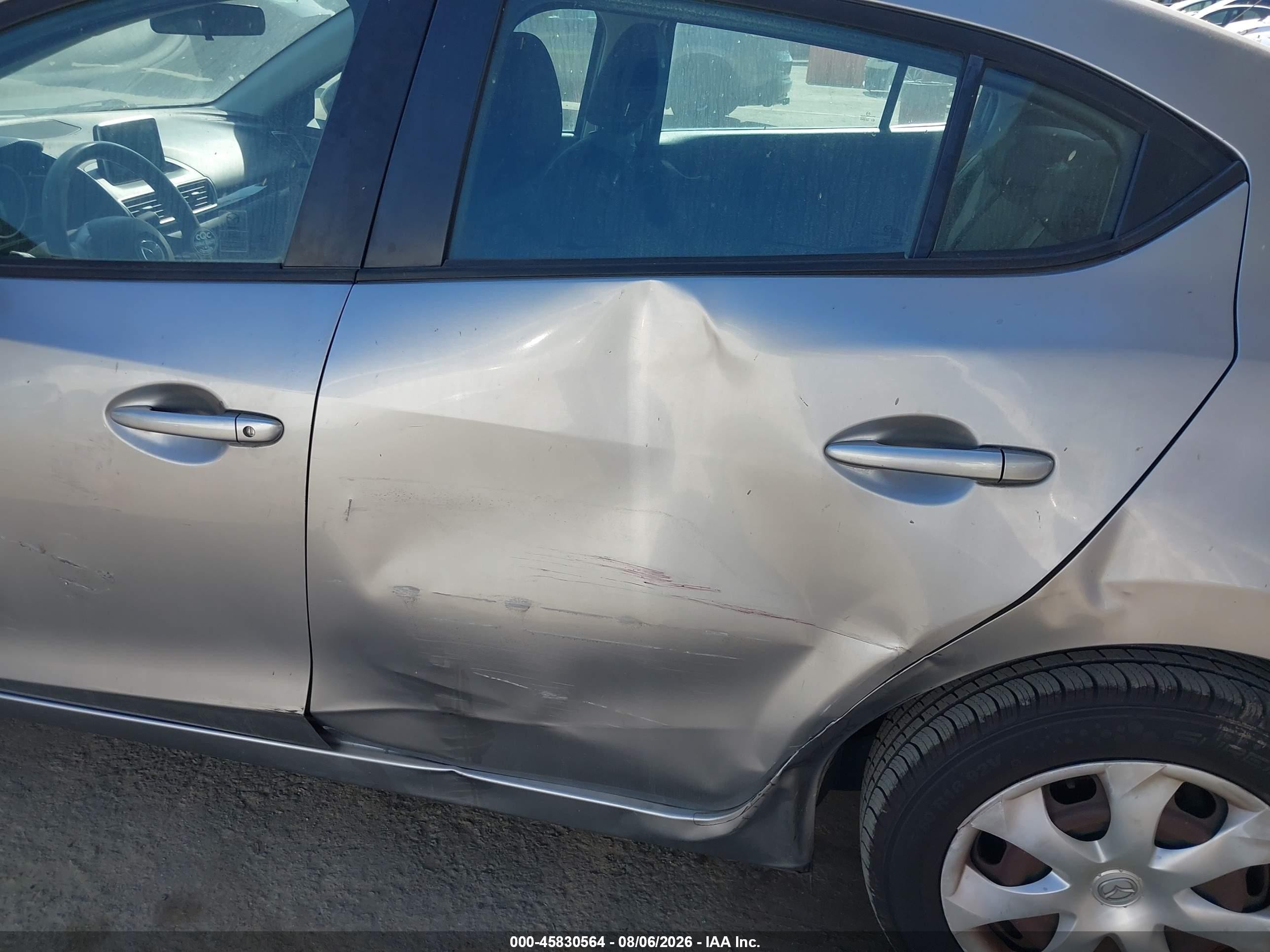 2015 Mazda Mazda3 I Sport Silver vin: 3MZBM1U76FM196751