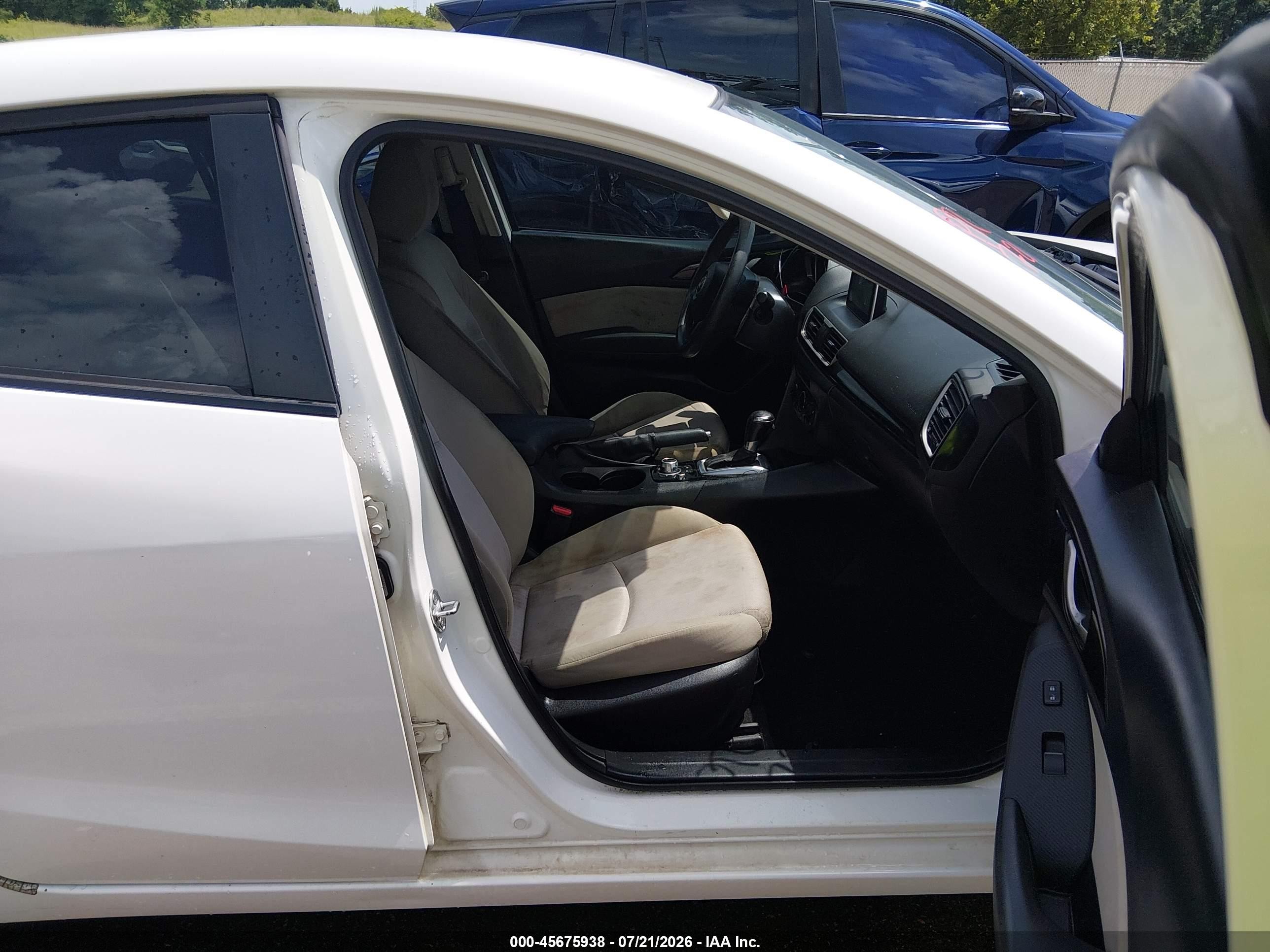 2015 Mazda Mazda3 I Sport White vin: 3MZBM1U78FM181572