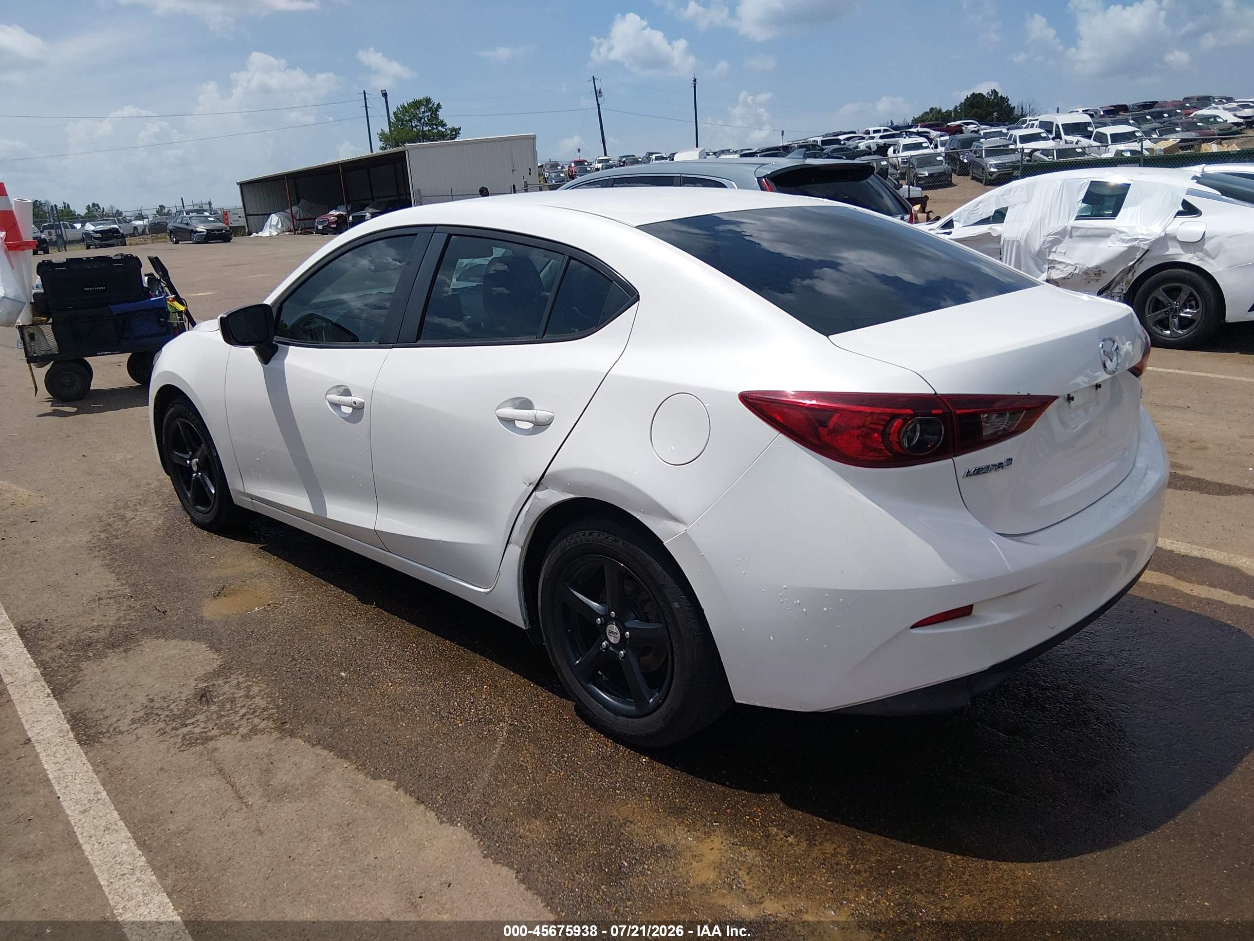 2015 Mazda Mazda3 I Sport White vin: 3MZBM1U78FM181572