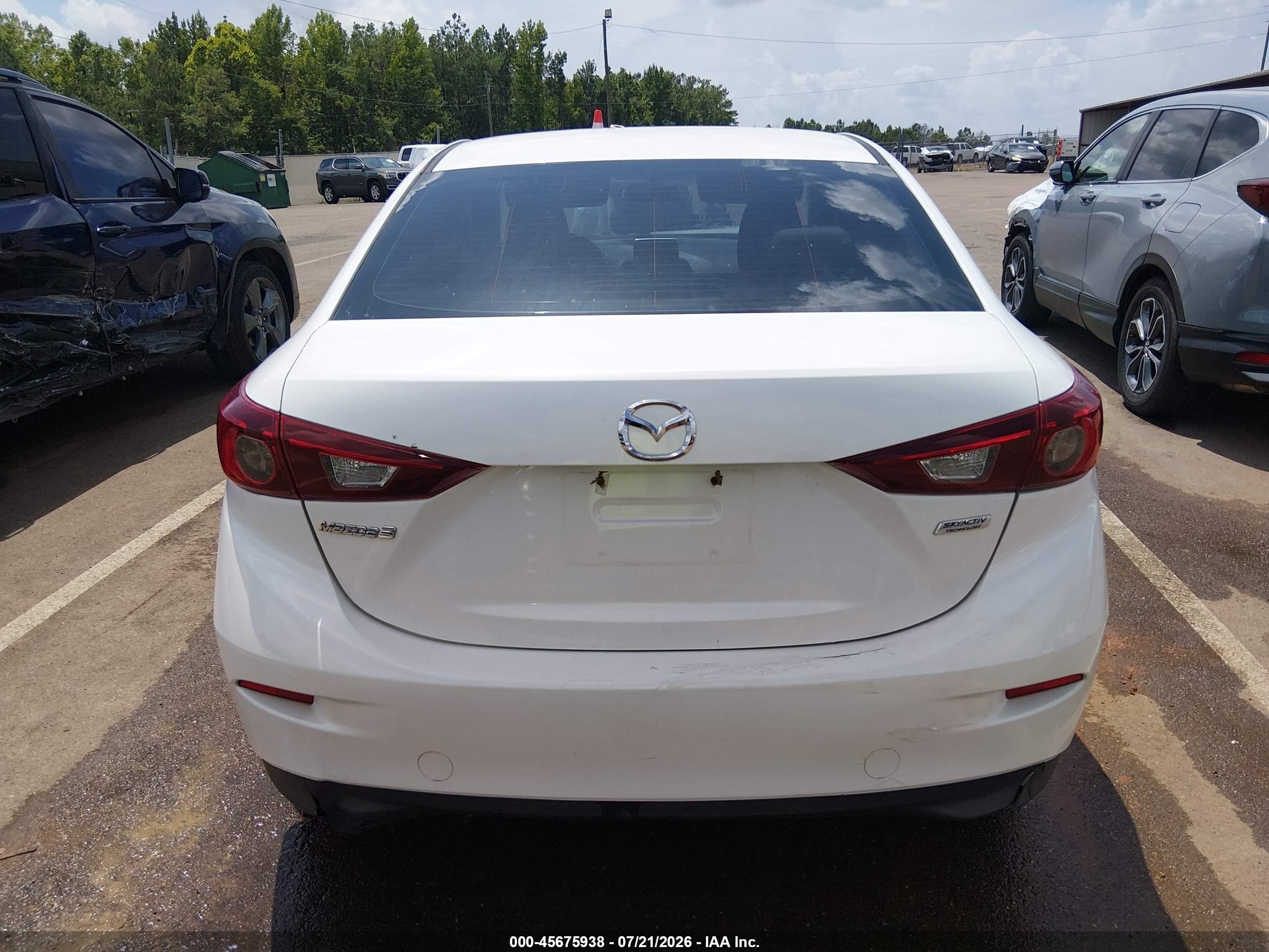 2015 Mazda Mazda3 I Sport White vin: 3MZBM1U78FM181572