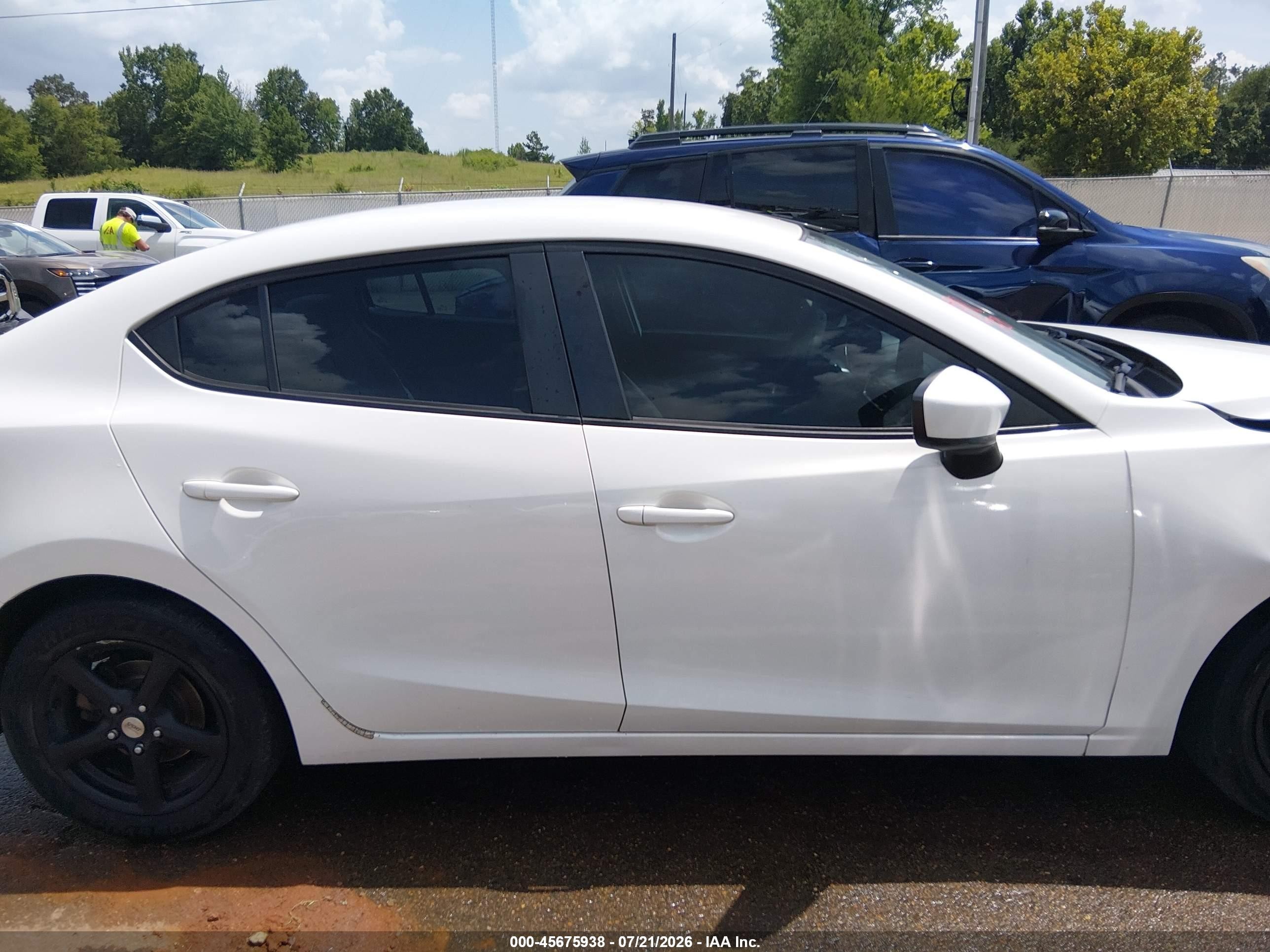 2015 Mazda Mazda3 I Sport White vin: 3MZBM1U78FM181572