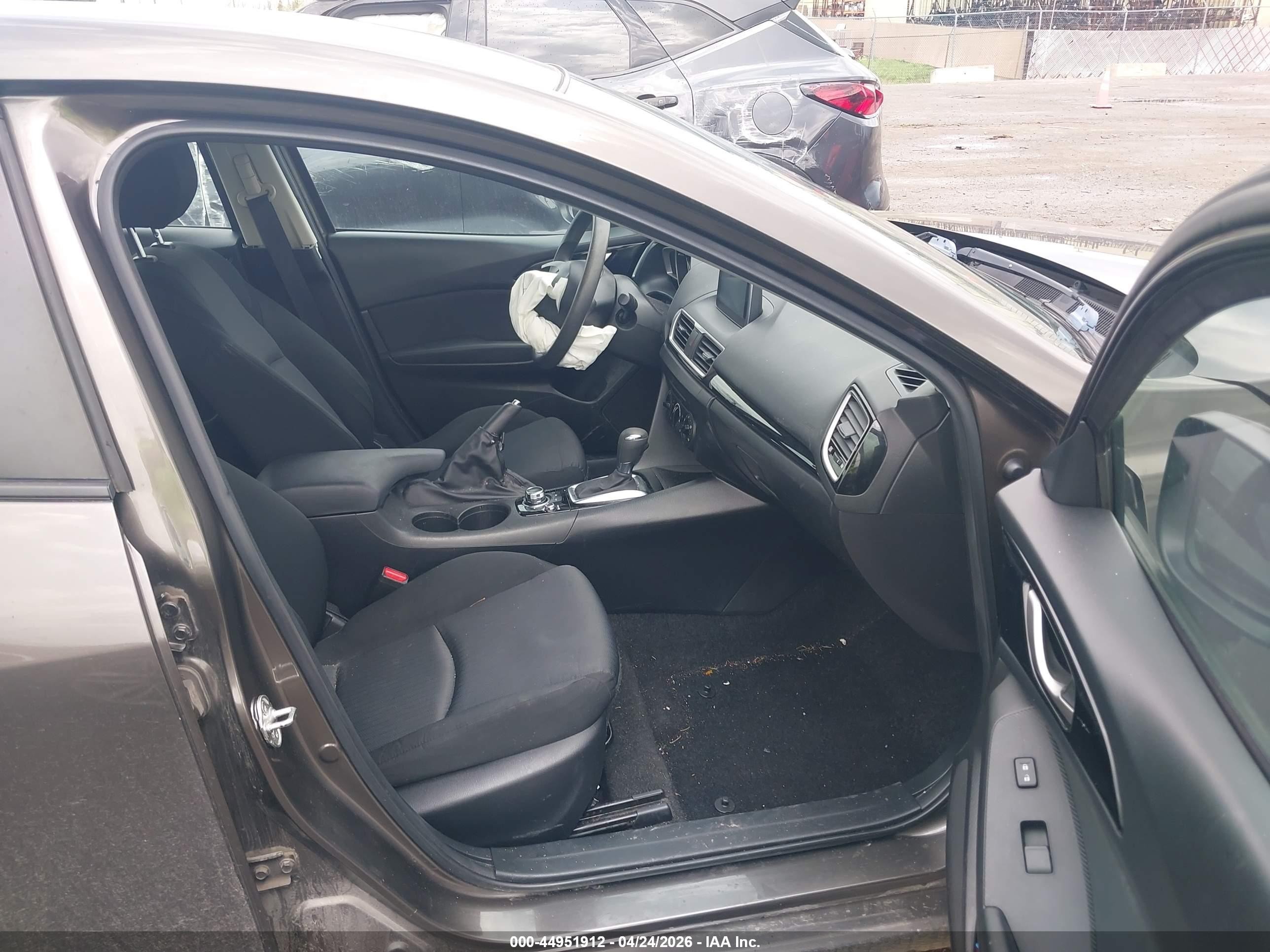 2015 Mazda Mazda3 I Sport Gray vin: 3MZBM1U79FM235526