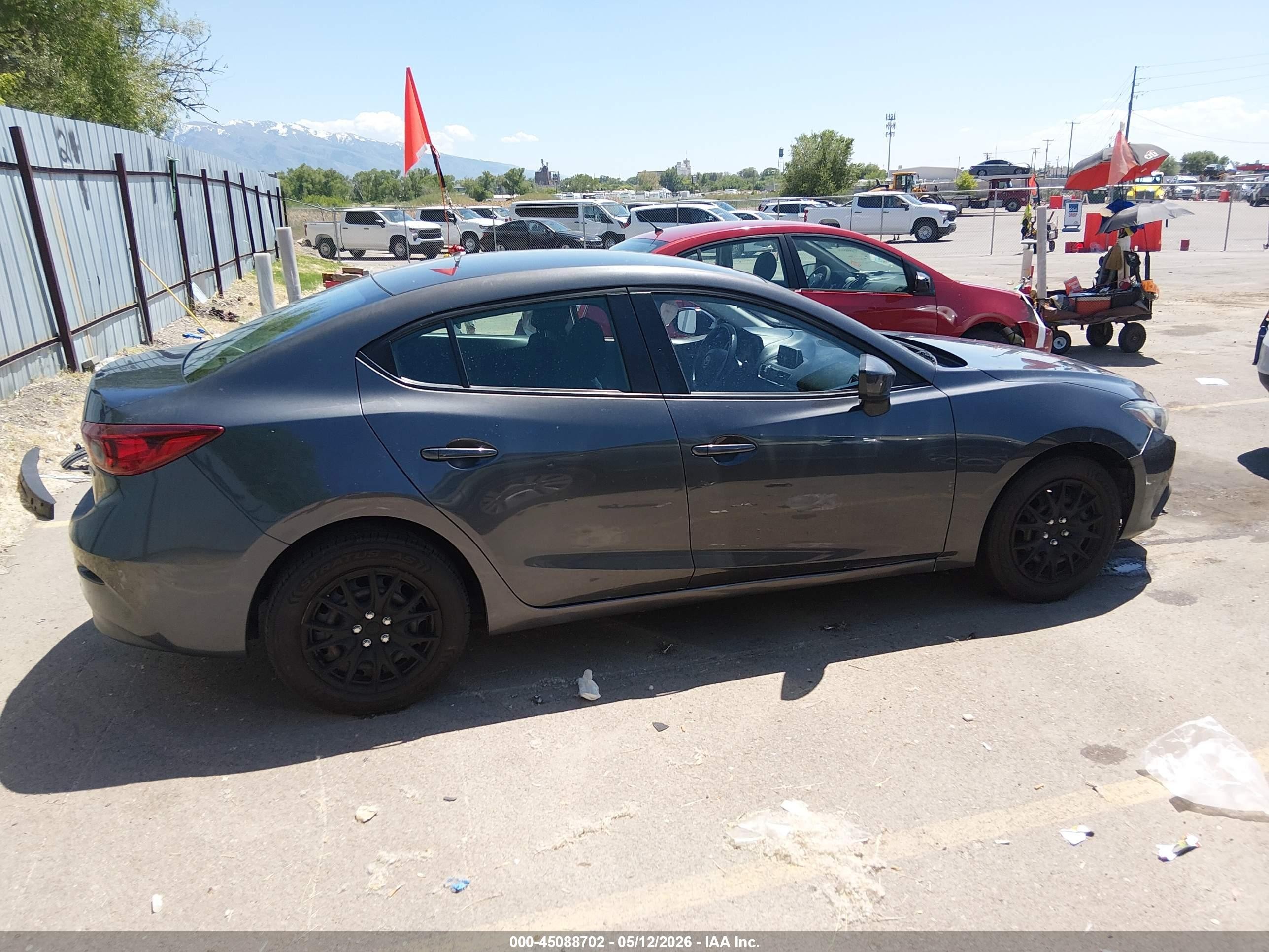 2014 Mazda Mazda3 I Sport Gray vin: 3MZBM1U7XEM107648