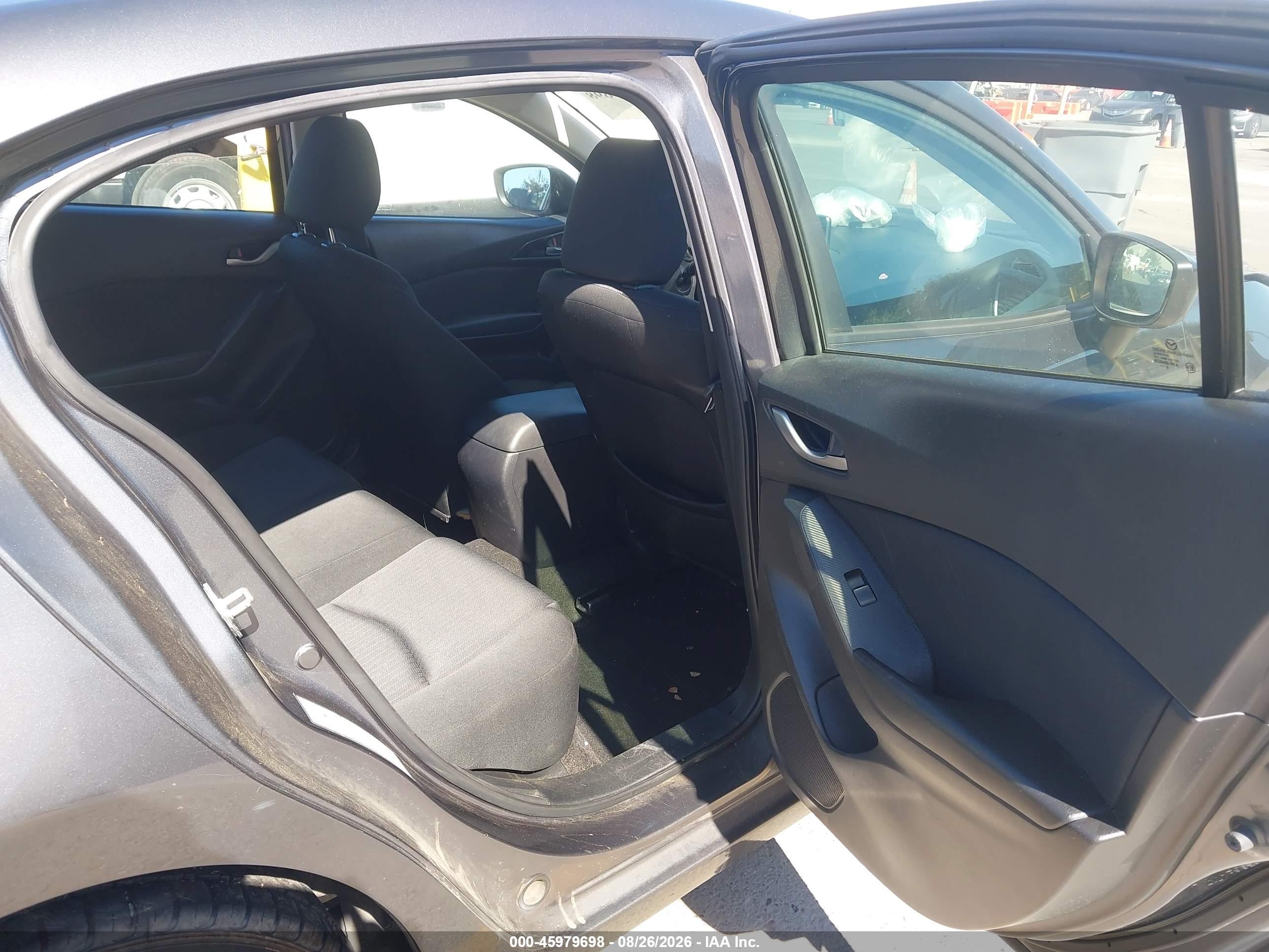 2015 Mazda Mazda3 I Sport Серый vin: 3MZBM1U7XFM159802