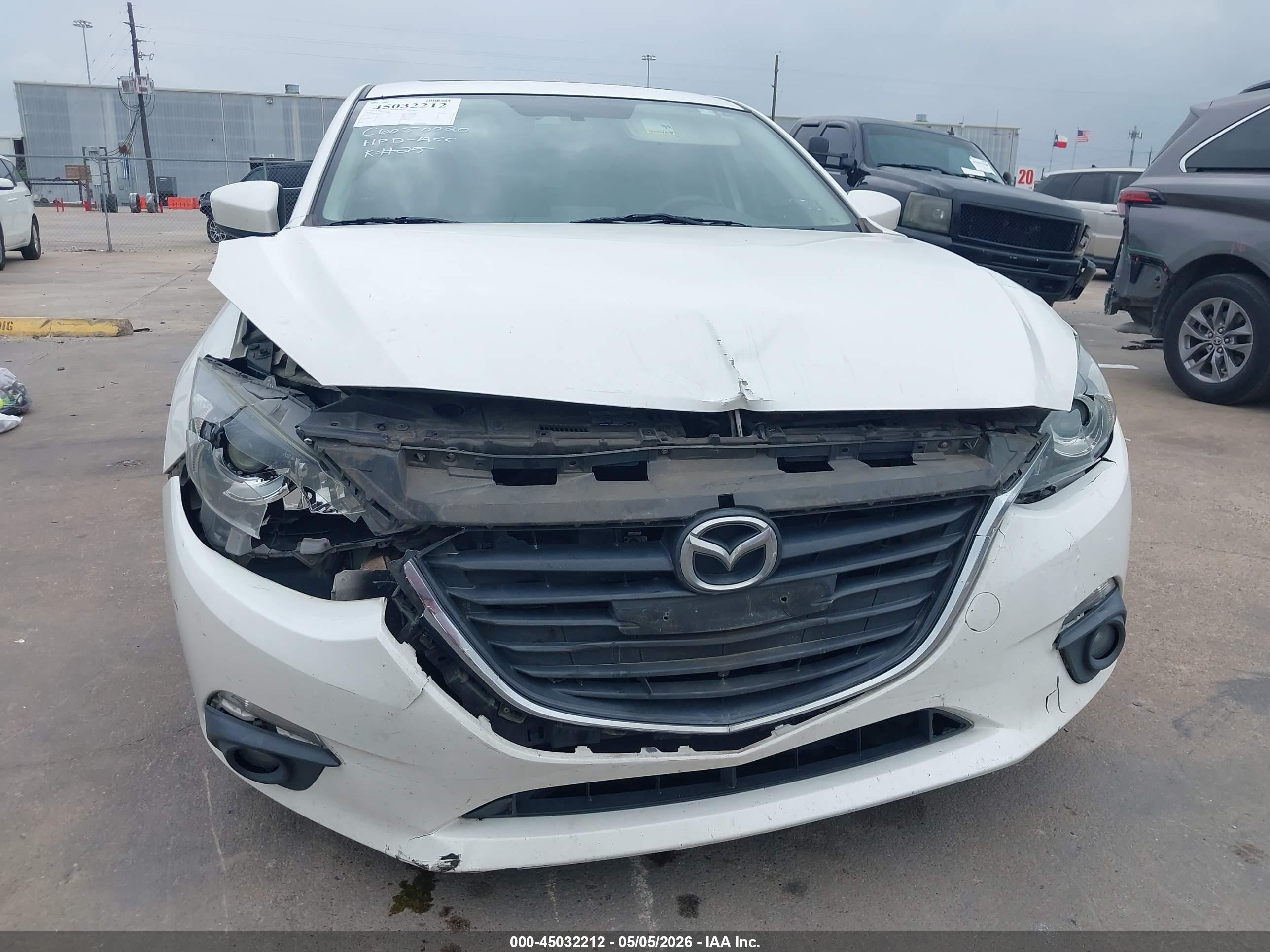 2015 Mazda Mazda3 I Touring White vin: 3MZBM1V71FM158195