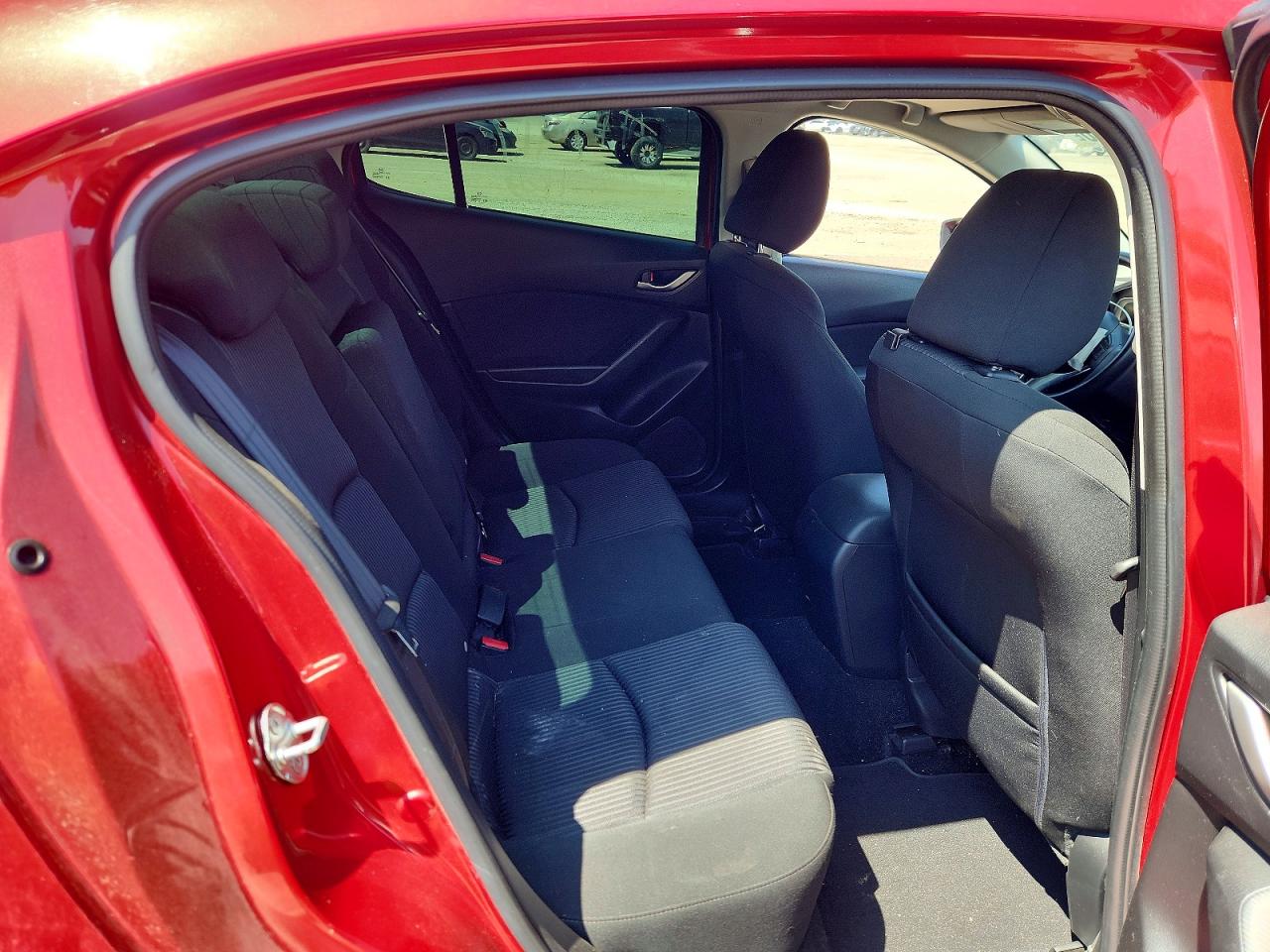 2015 Mazda 3 Red vin: 3MZBM1V71FM159217