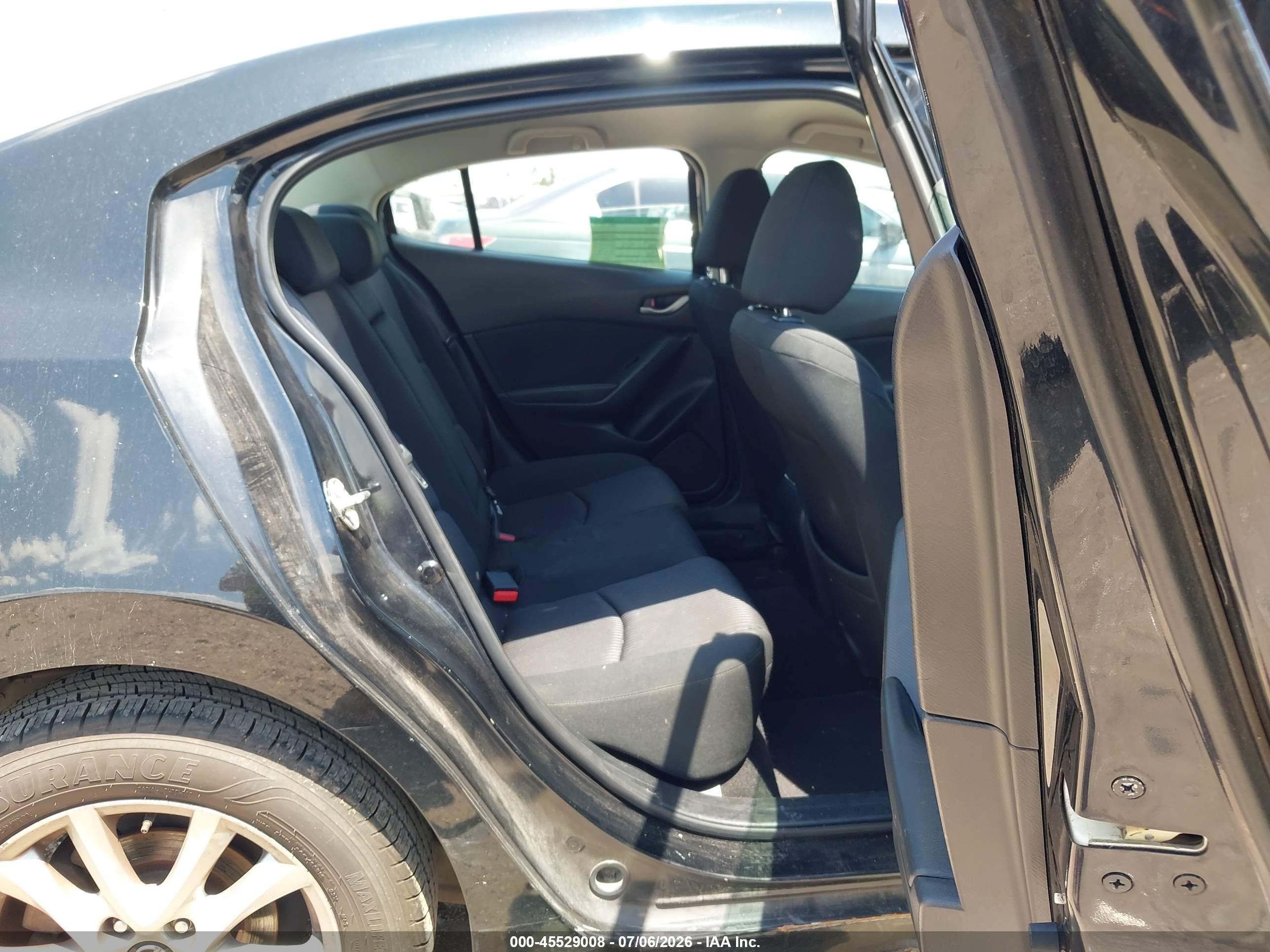 2015 Mazda Mazda3 I Touring Черный vin: 3MZBM1V71FM232084