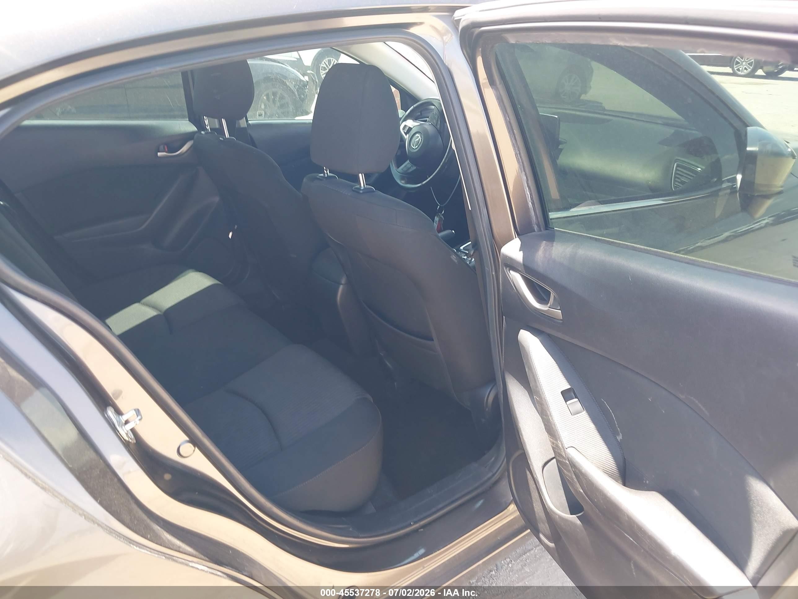 2015 Mazda Mazda3 I Touring Brown vin: 3MZBM1V71FM232960