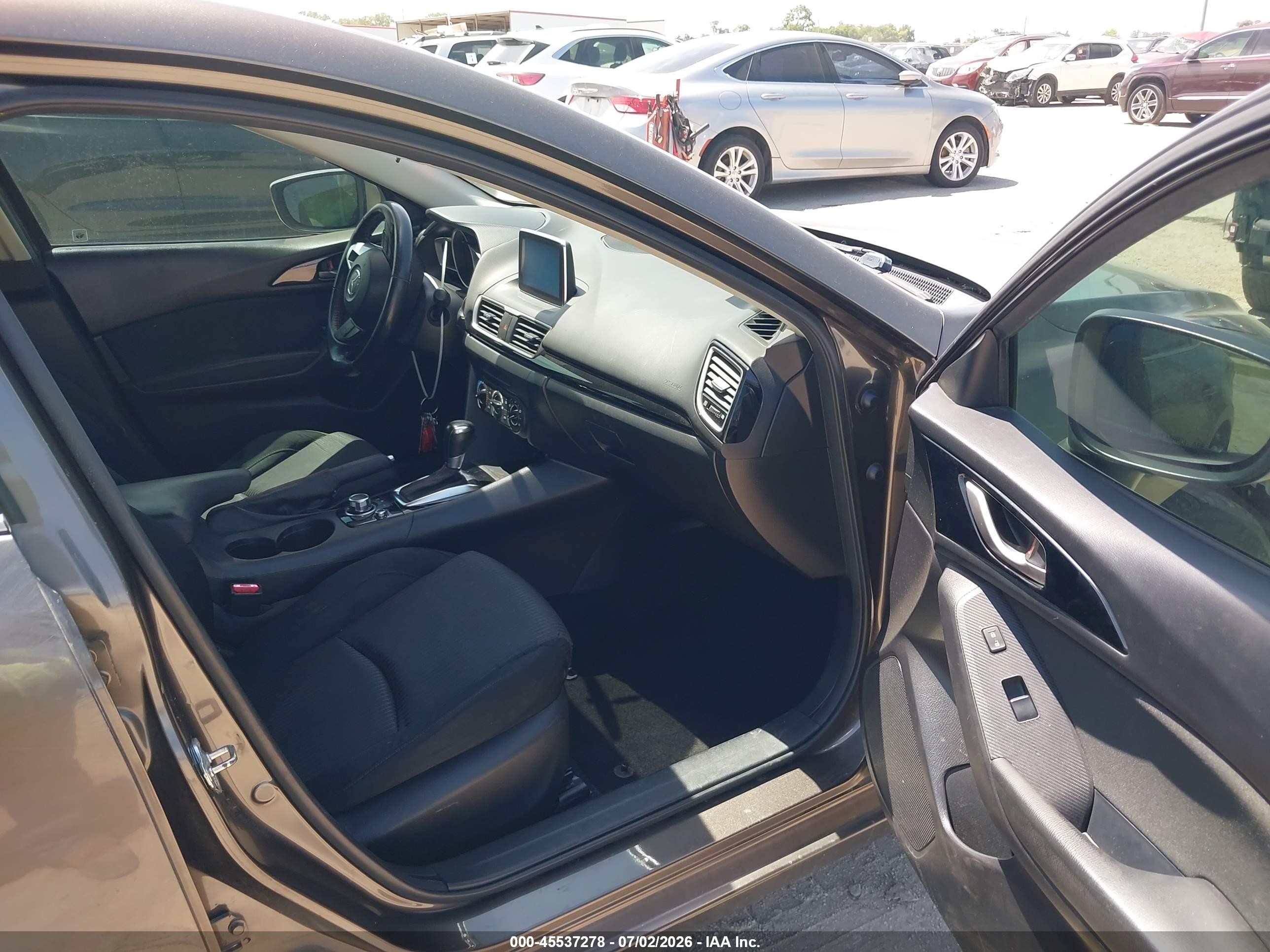 2015 Mazda Mazda3 I Touring Brown vin: 3MZBM1V71FM232960