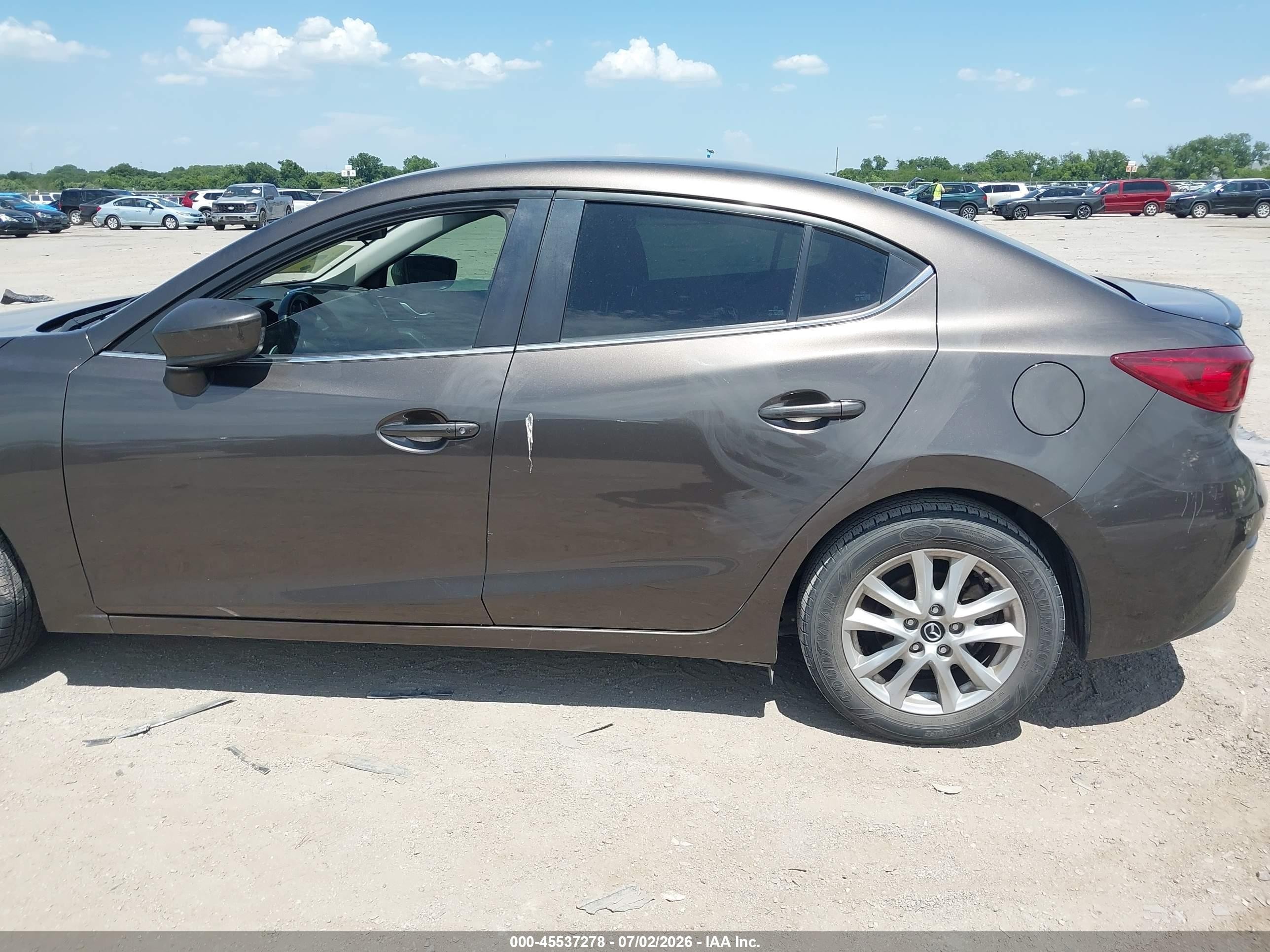 2015 Mazda Mazda3 I Touring Brown vin: 3MZBM1V71FM232960