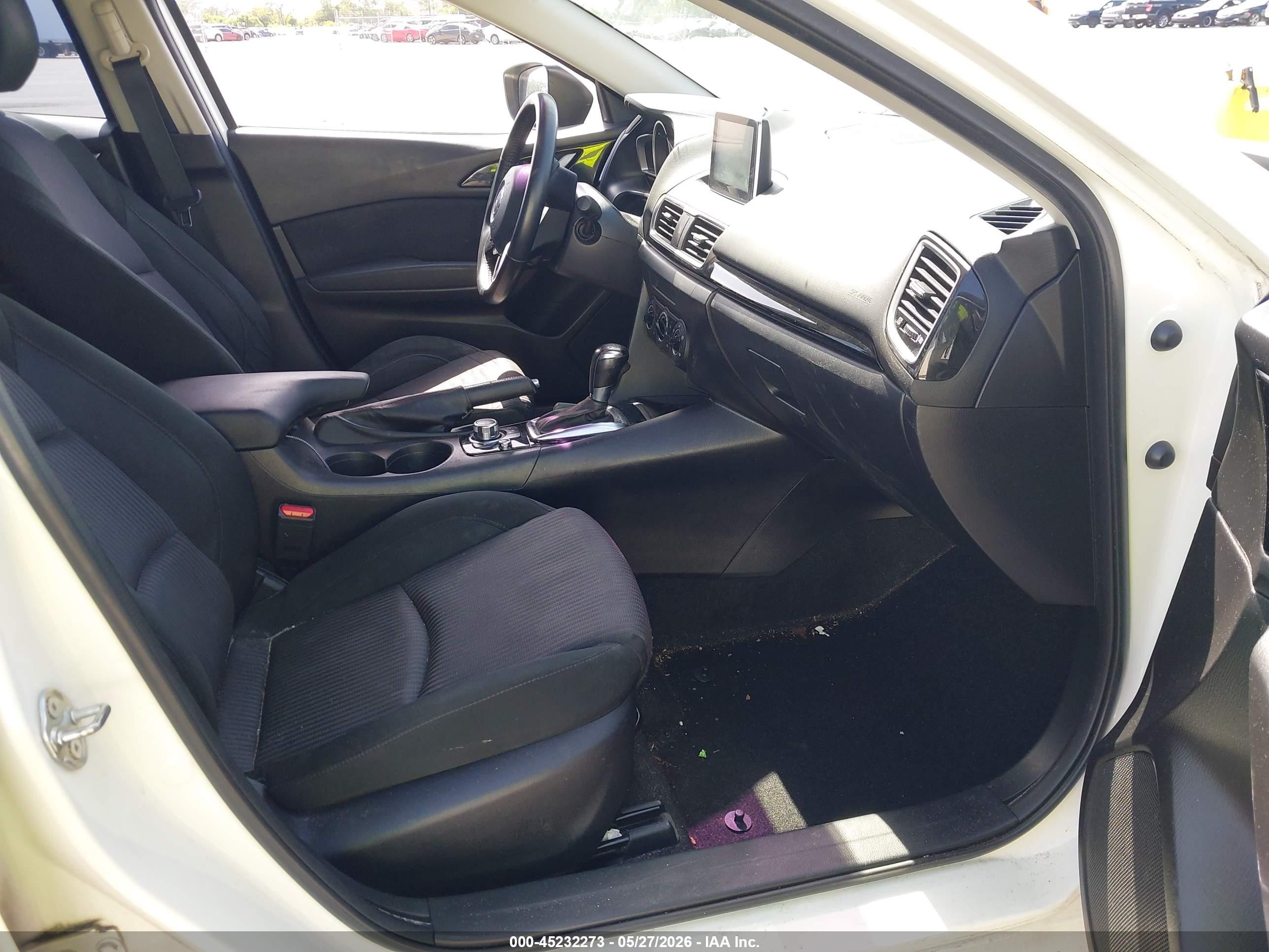 2015 Mazda Mazda3 I Touring Белый vin: 3MZBM1V72FM210885