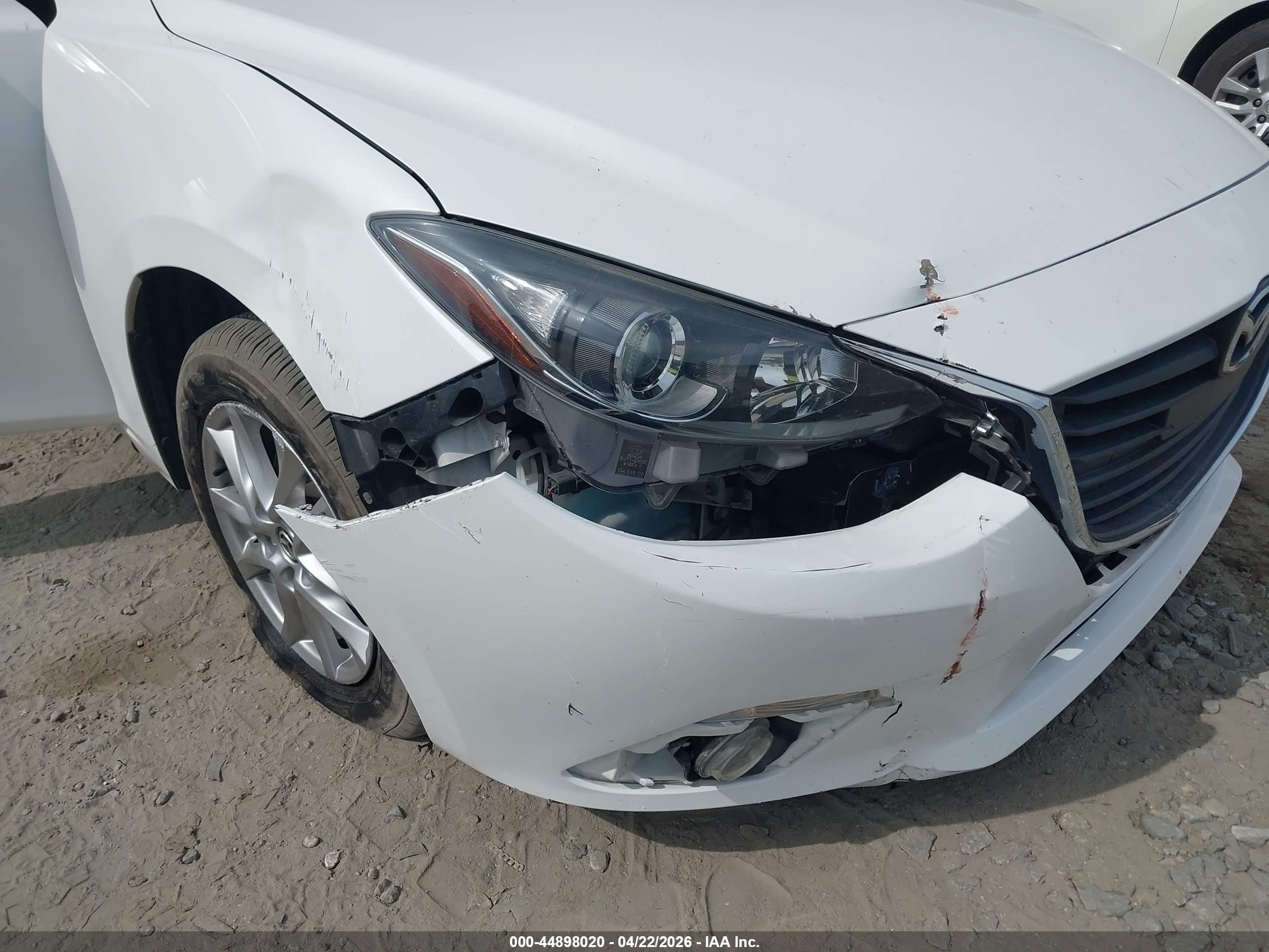 2015 Mazda Mazda3 I Touring Белый vin: 3MZBM1V72FM230019