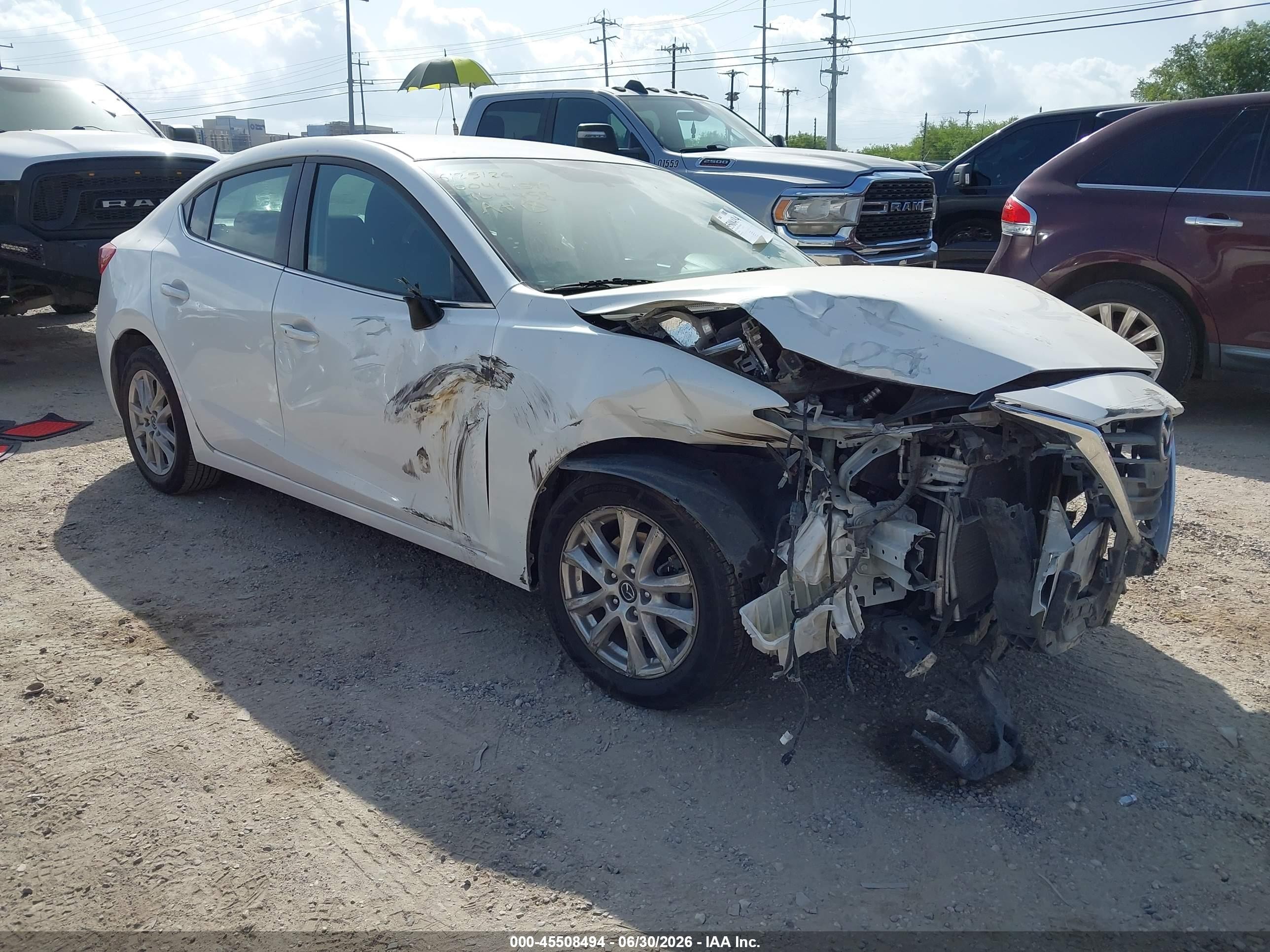 2014 Mazda Mazda3 I Touring White vin: 3MZBM1V73EM104458