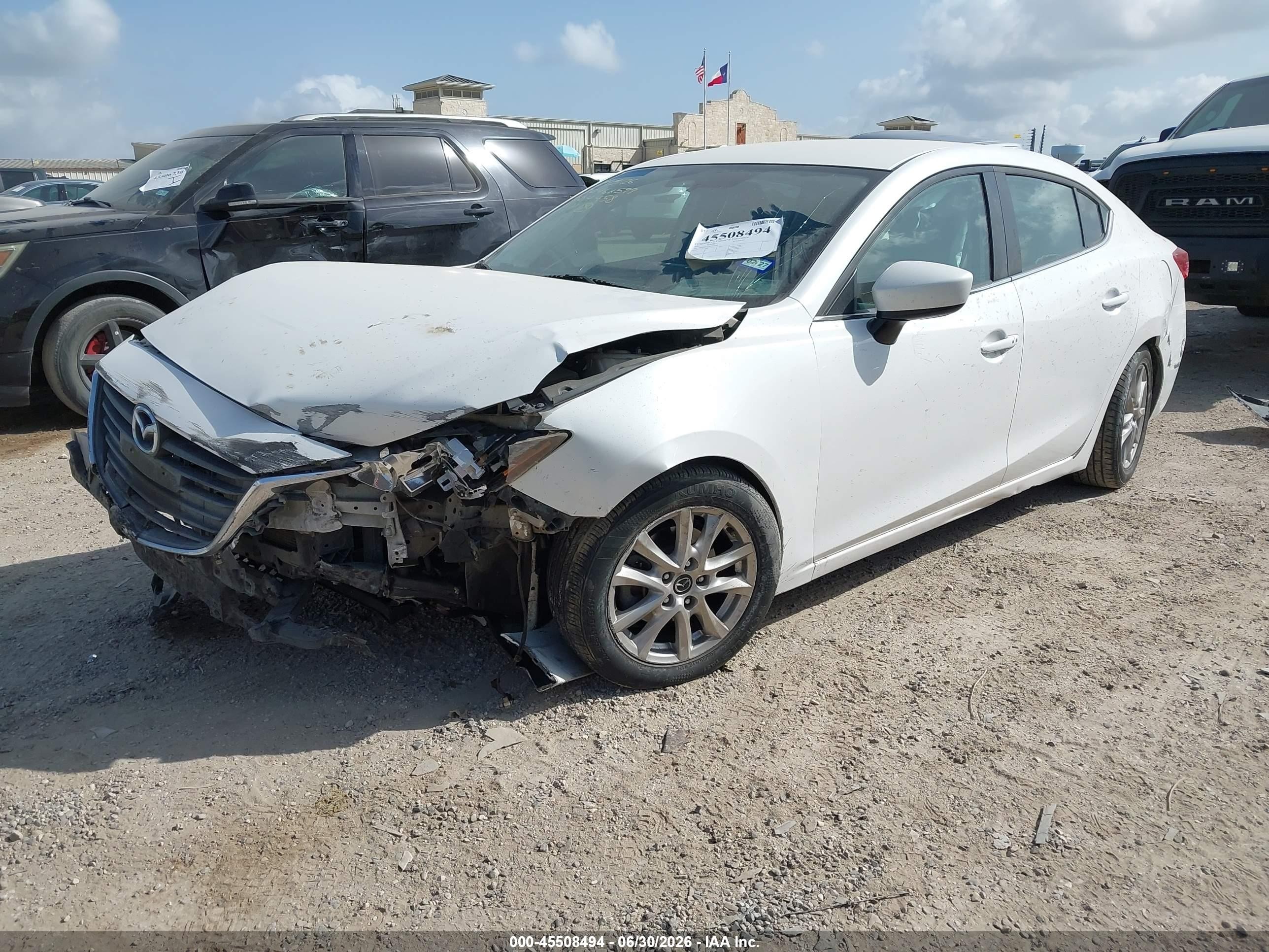 2014 Mazda Mazda3 I Touring Белый vin: 3MZBM1V73EM104458