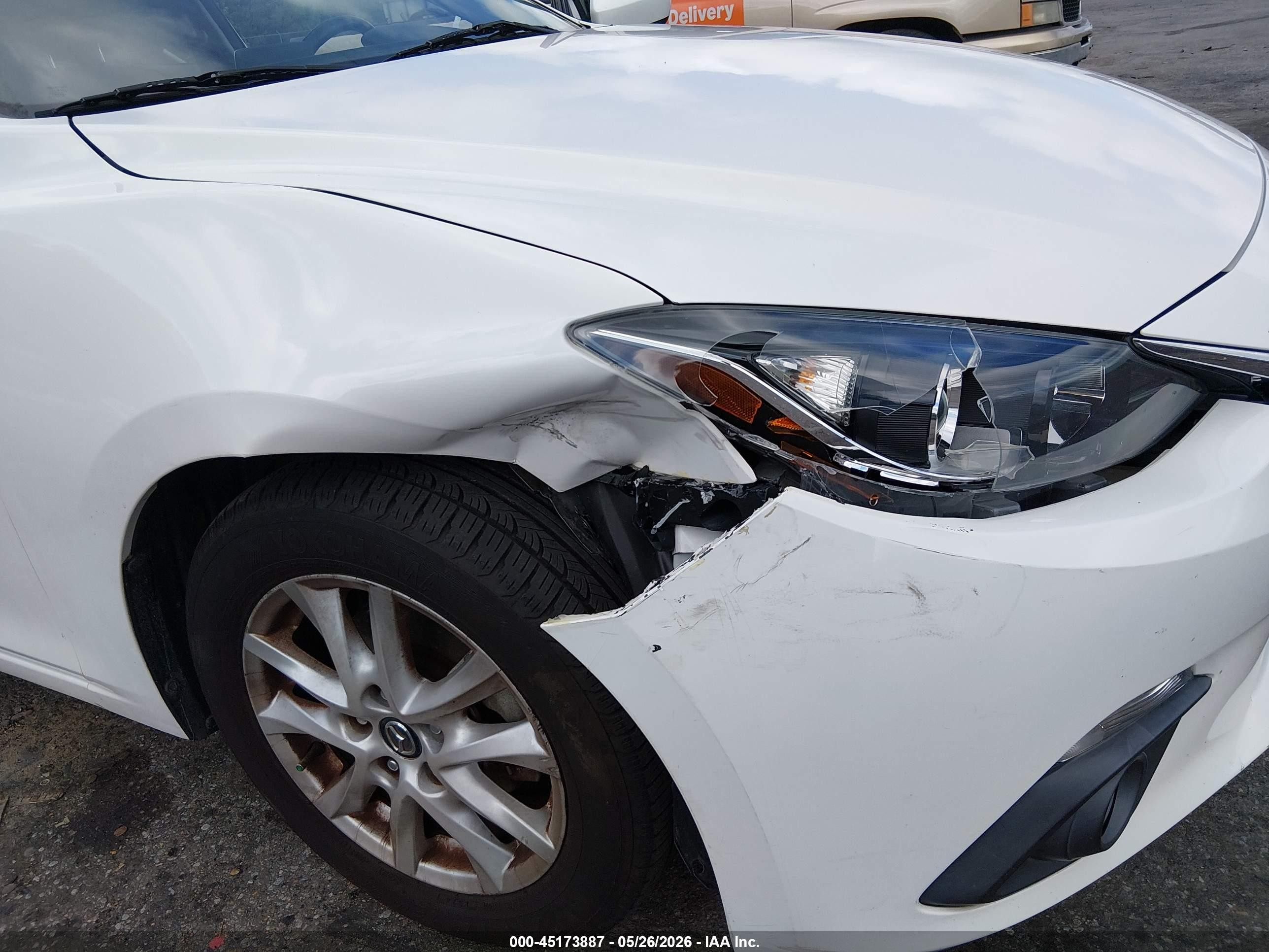 2015 Mazda Mazda3 I Touring Белый vin: 3MZBM1V73FM162569