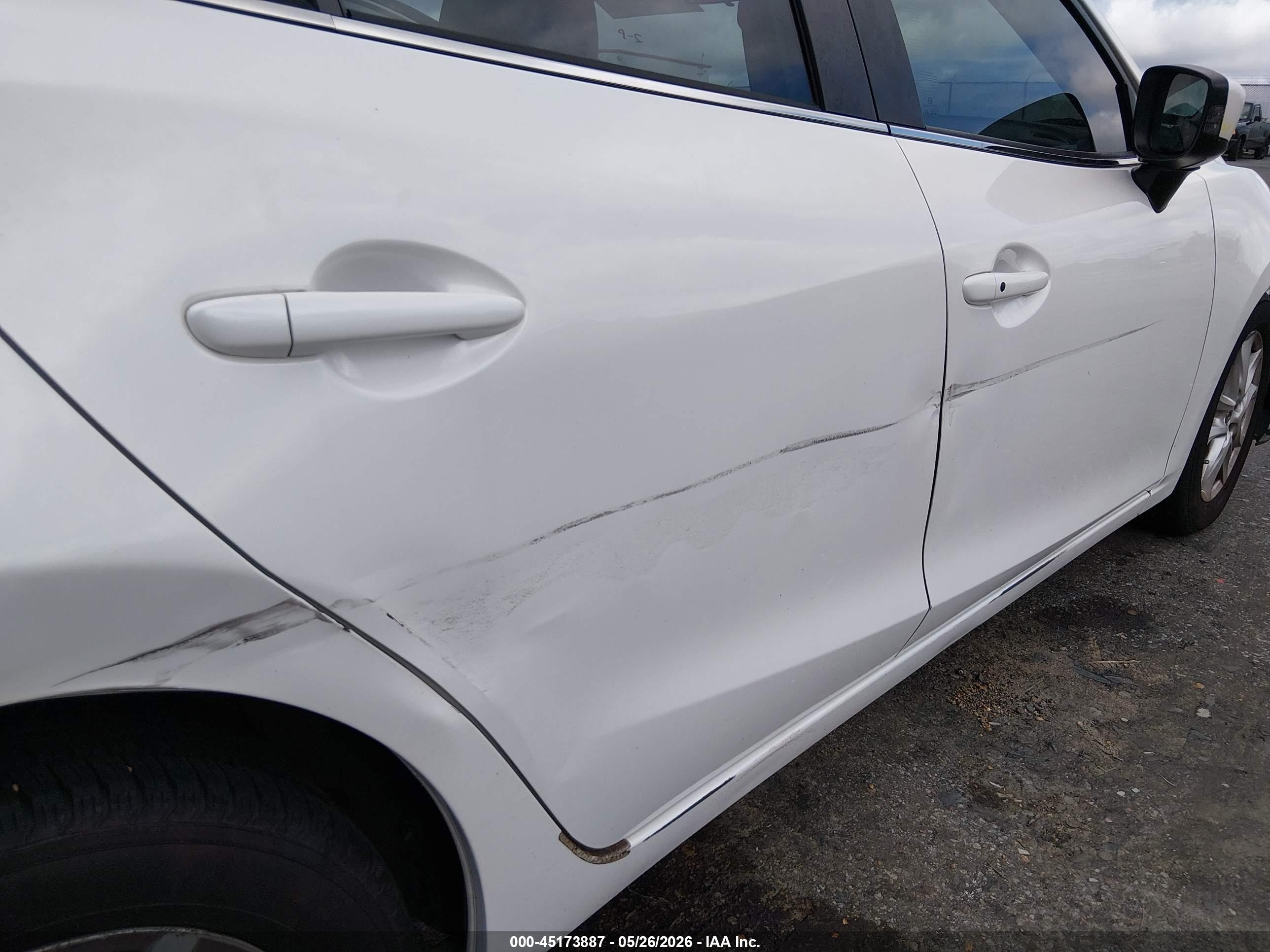 2015 Mazda Mazda3 I Touring Белый vin: 3MZBM1V73FM162569