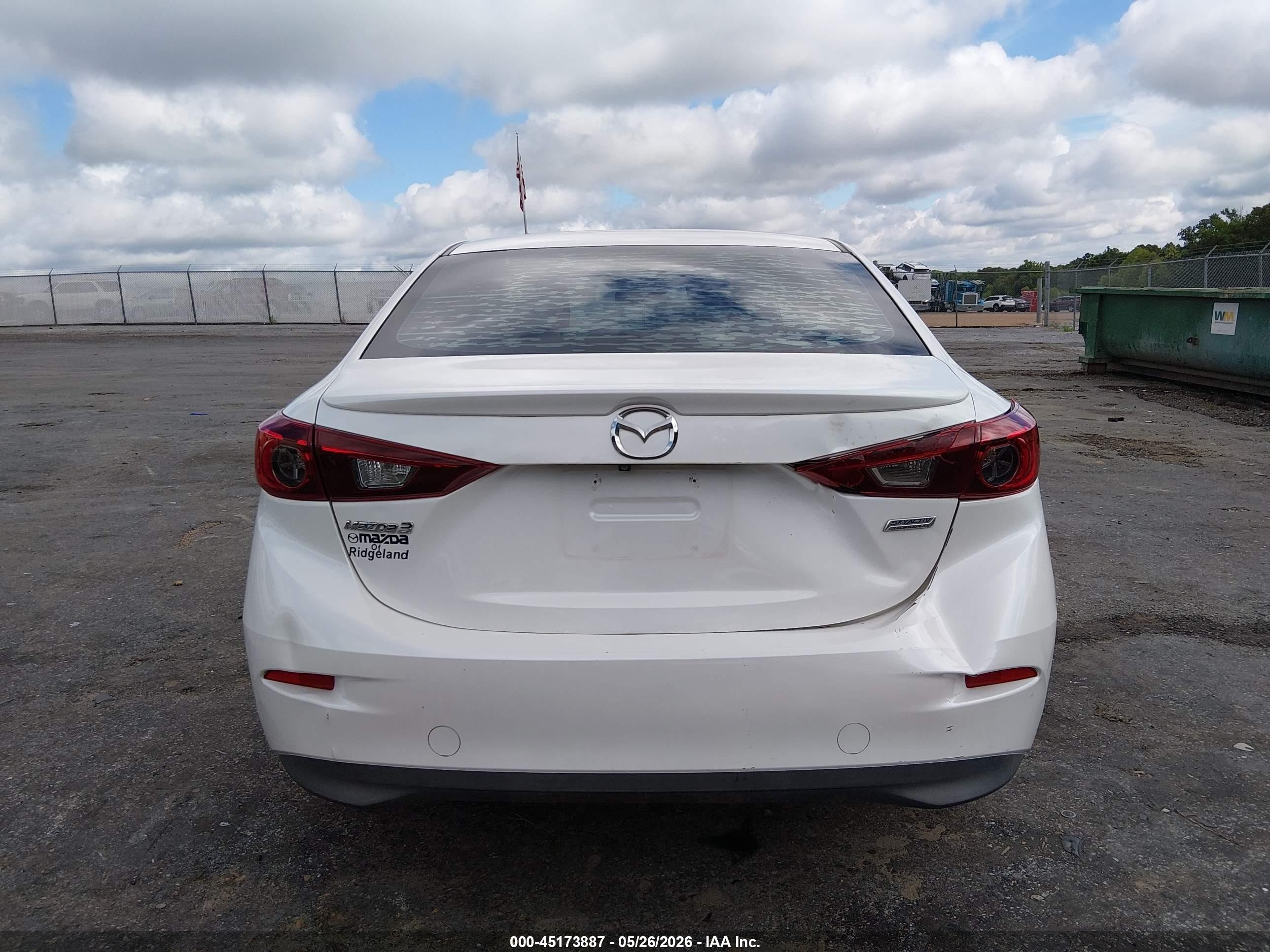 2015 Mazda Mazda3 I Touring Белый vin: 3MZBM1V73FM162569
