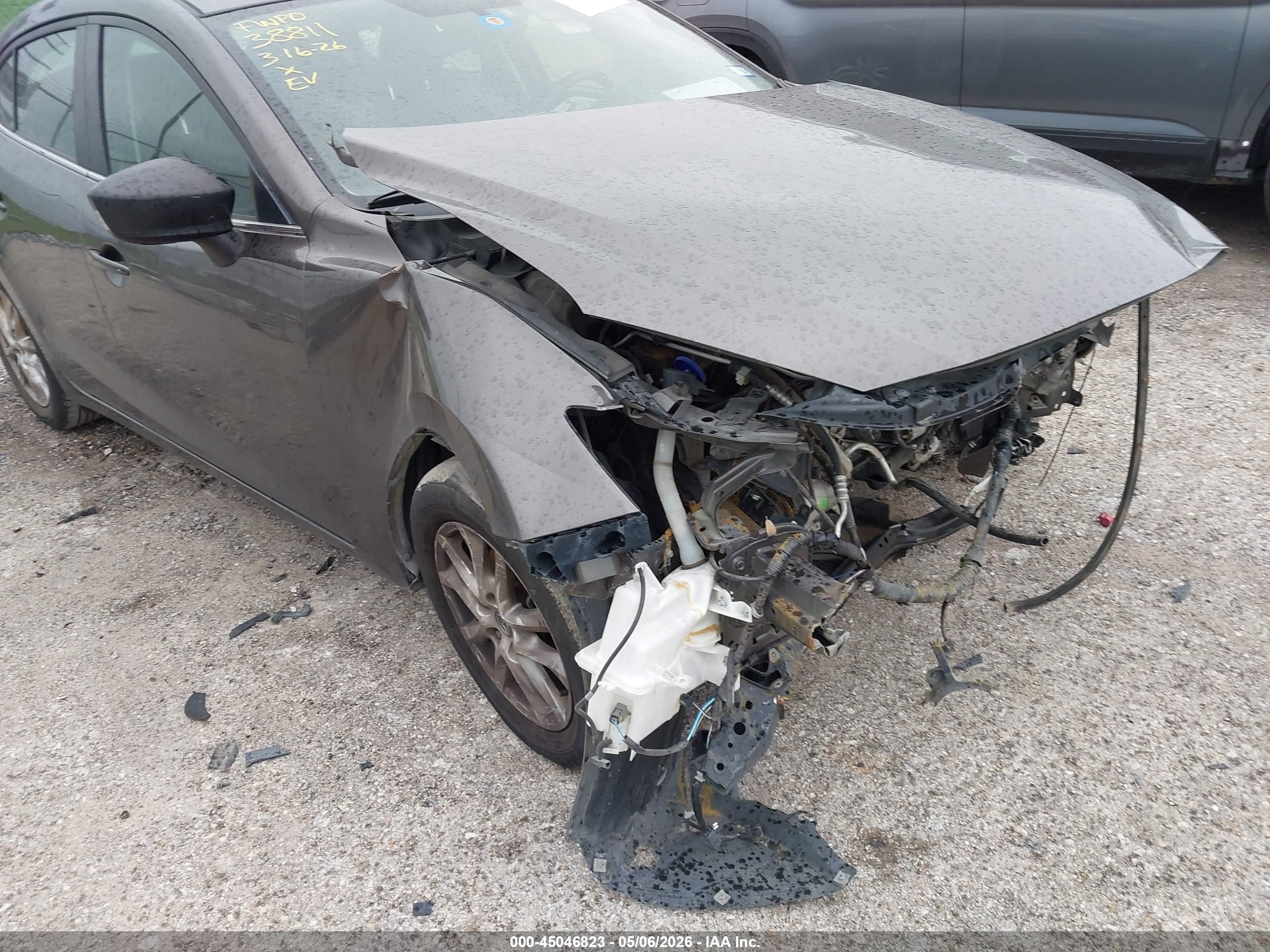 2015 Mazda Mazda3 I Touring Brown vin: 3MZBM1V74FM136269