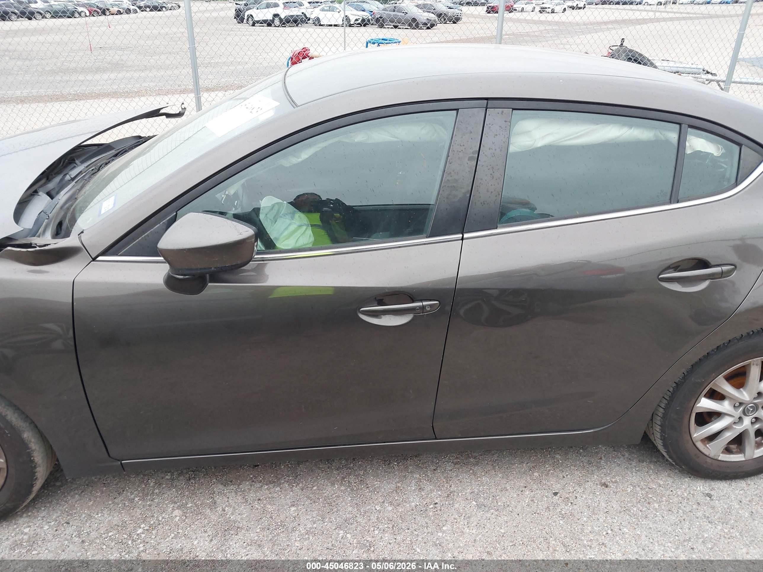 2015 Mazda Mazda3 I Touring Brown vin: 3MZBM1V74FM136269
