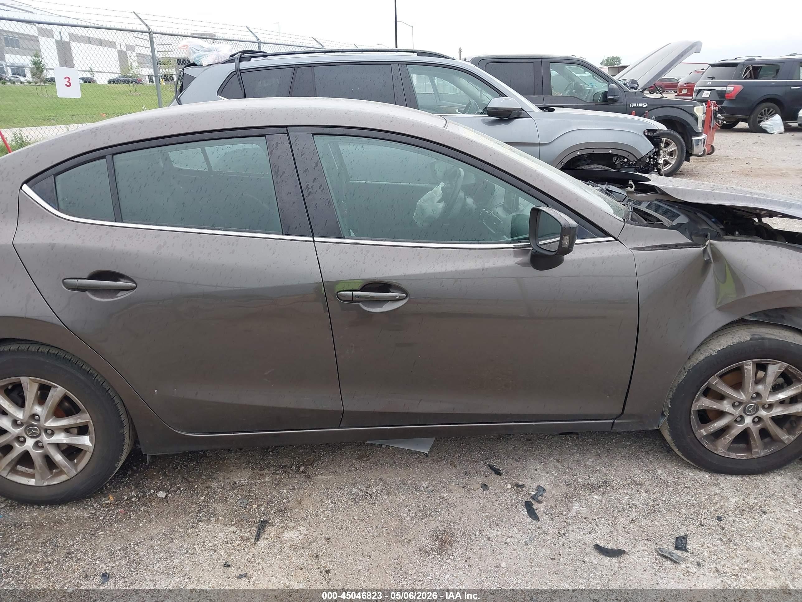 2015 Mazda Mazda3 I Touring Brown vin: 3MZBM1V74FM136269