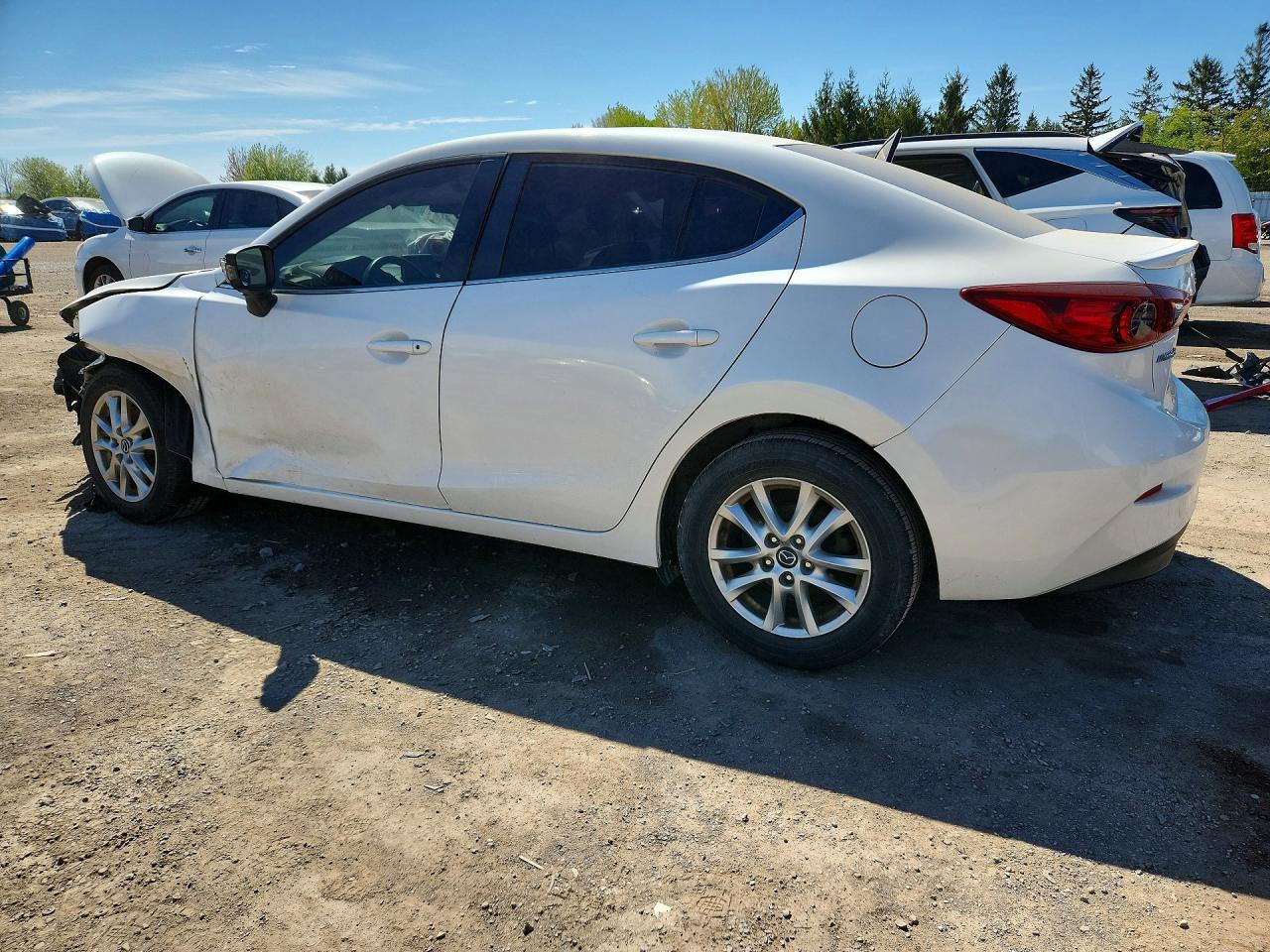 2015 Mazda Mazda 3 White vin: 3MZBM1V74FM140600